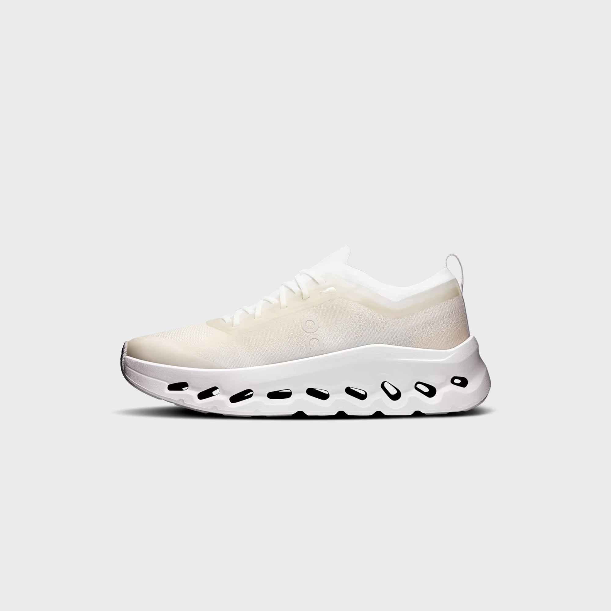 On Running WMNS Cloudtilt Moon - White / Frost