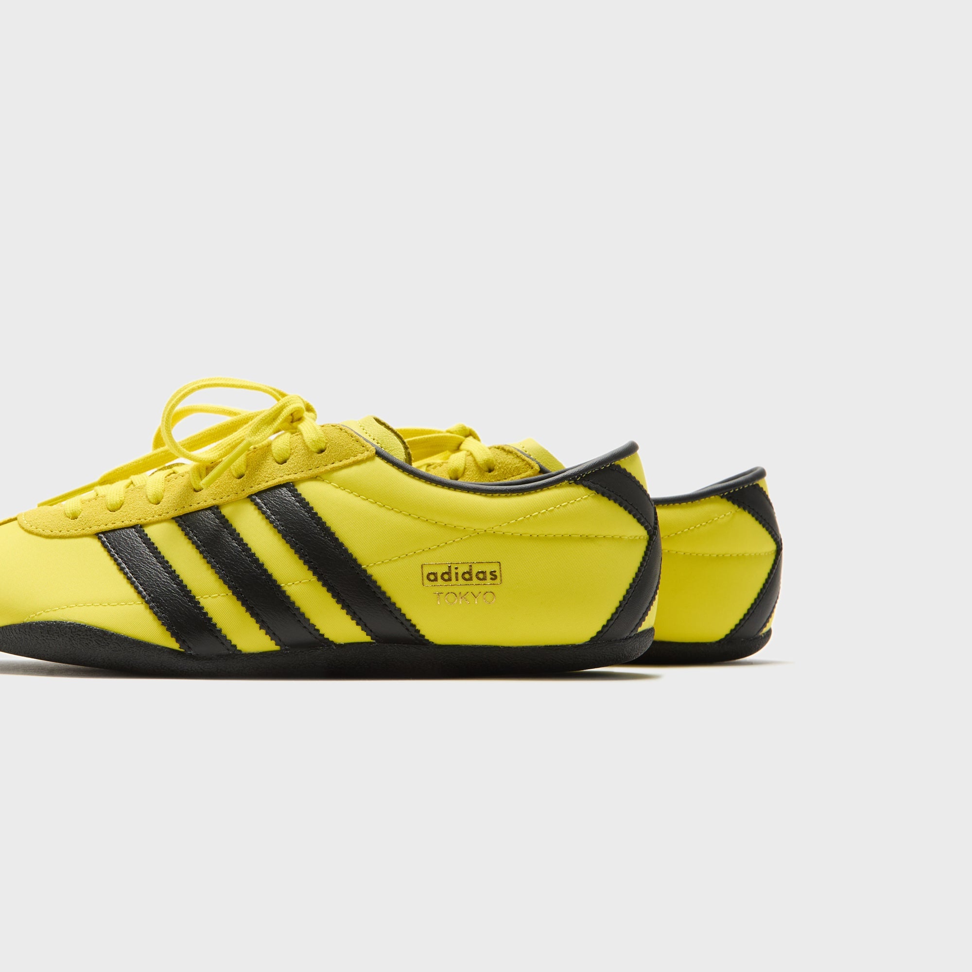 adidas WMNS Tokyo - Pure Sulfur / Dark Brown / Gold Metallic