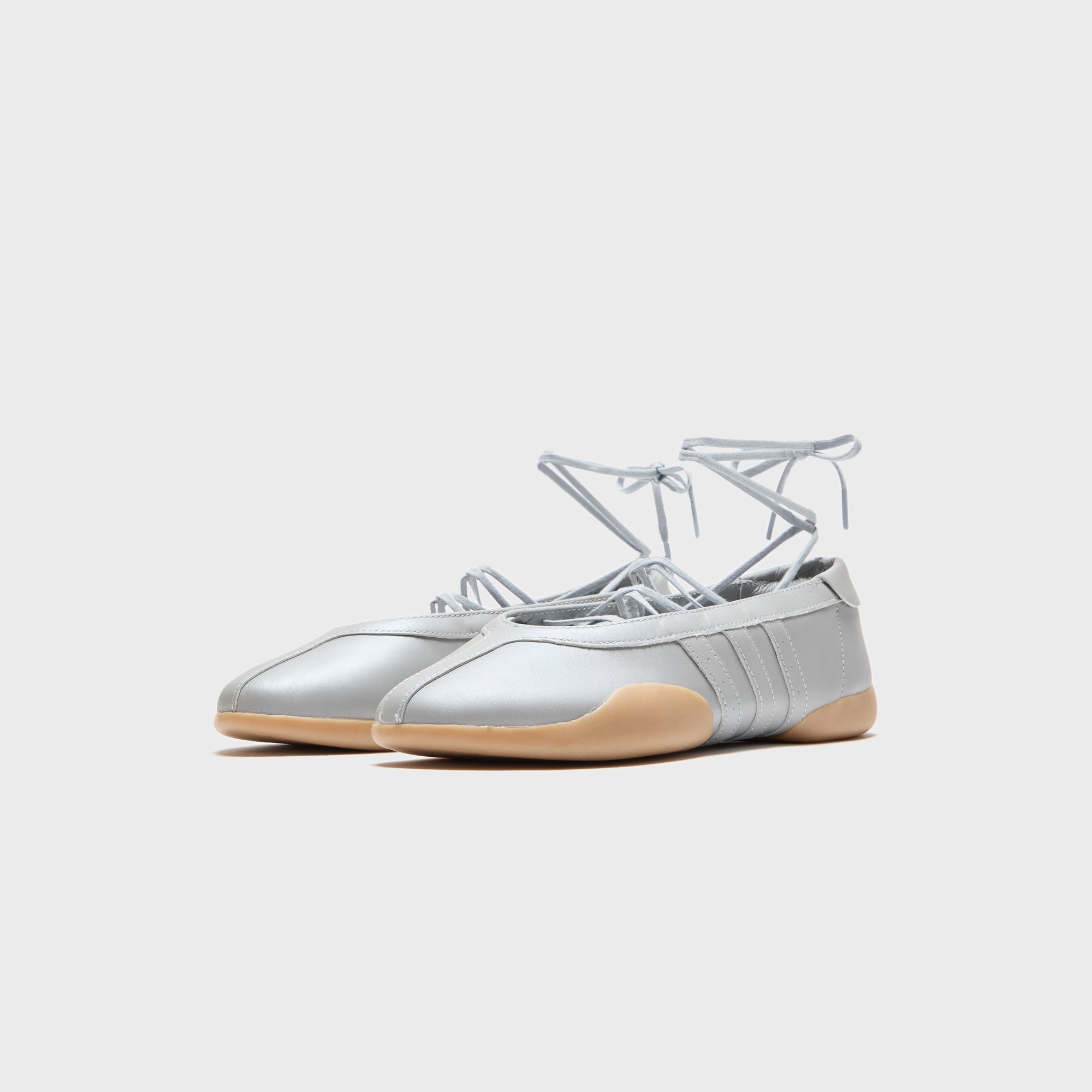 adidas WMNS Taekwondo Mei Ballet - Silver Metallic / Silver Metallic / Gum 3