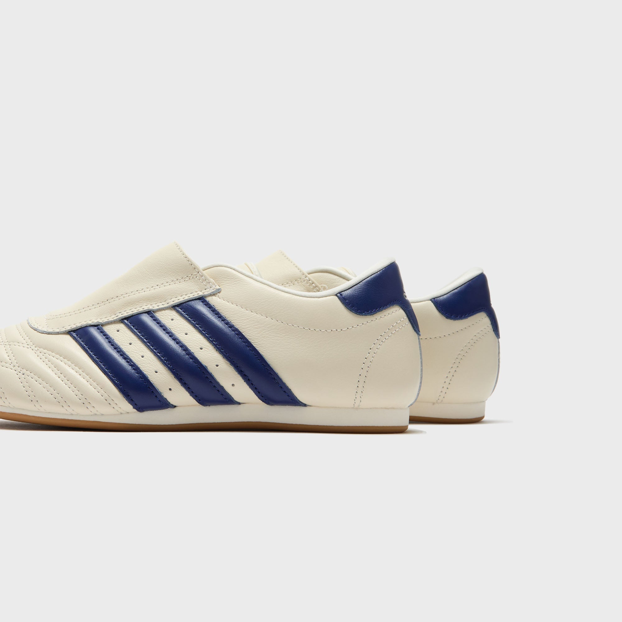 adidas WMNS Taekwondo - Cream White / Victory Blue / Gum 3