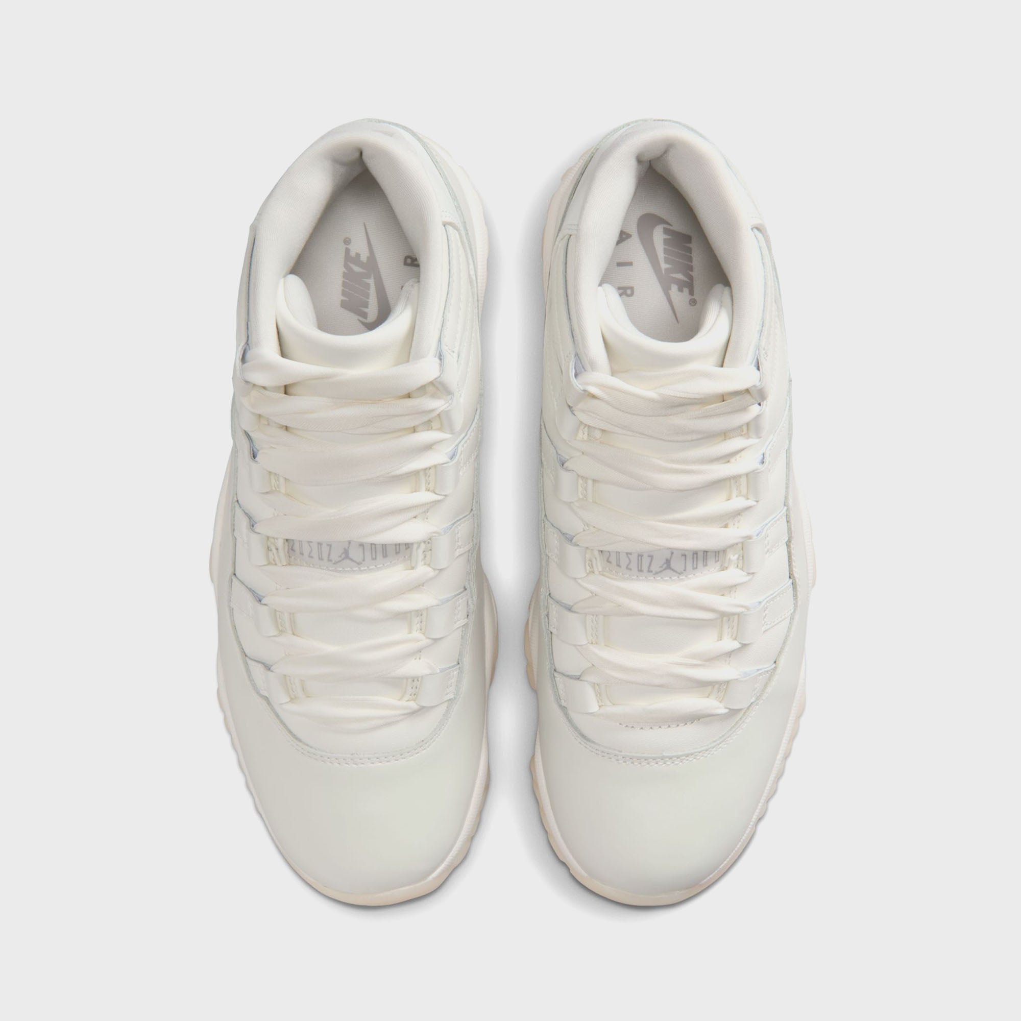 Jordan WMNS Air Jordan 11 Retro - Sail / White / Metallic Silver / Pearl Grey