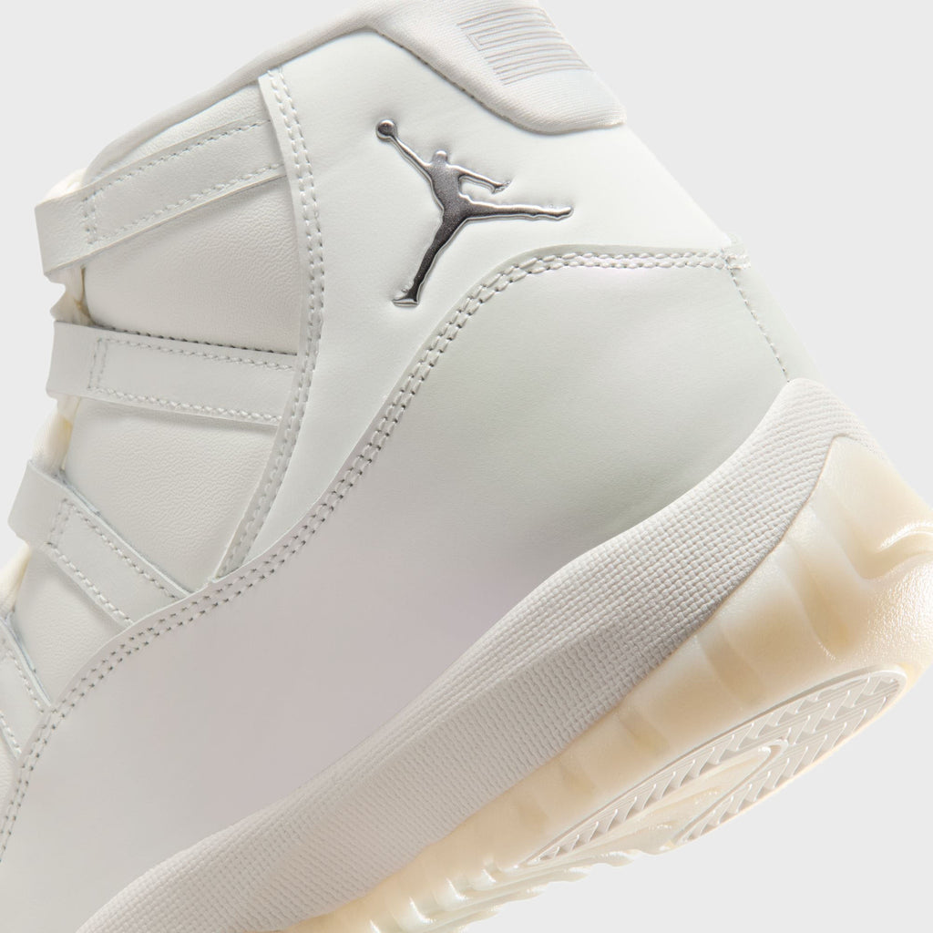 Jordan WMNS Air Jordan 11 Retro - Sail / White / Metallic Silver / Pearl Grey