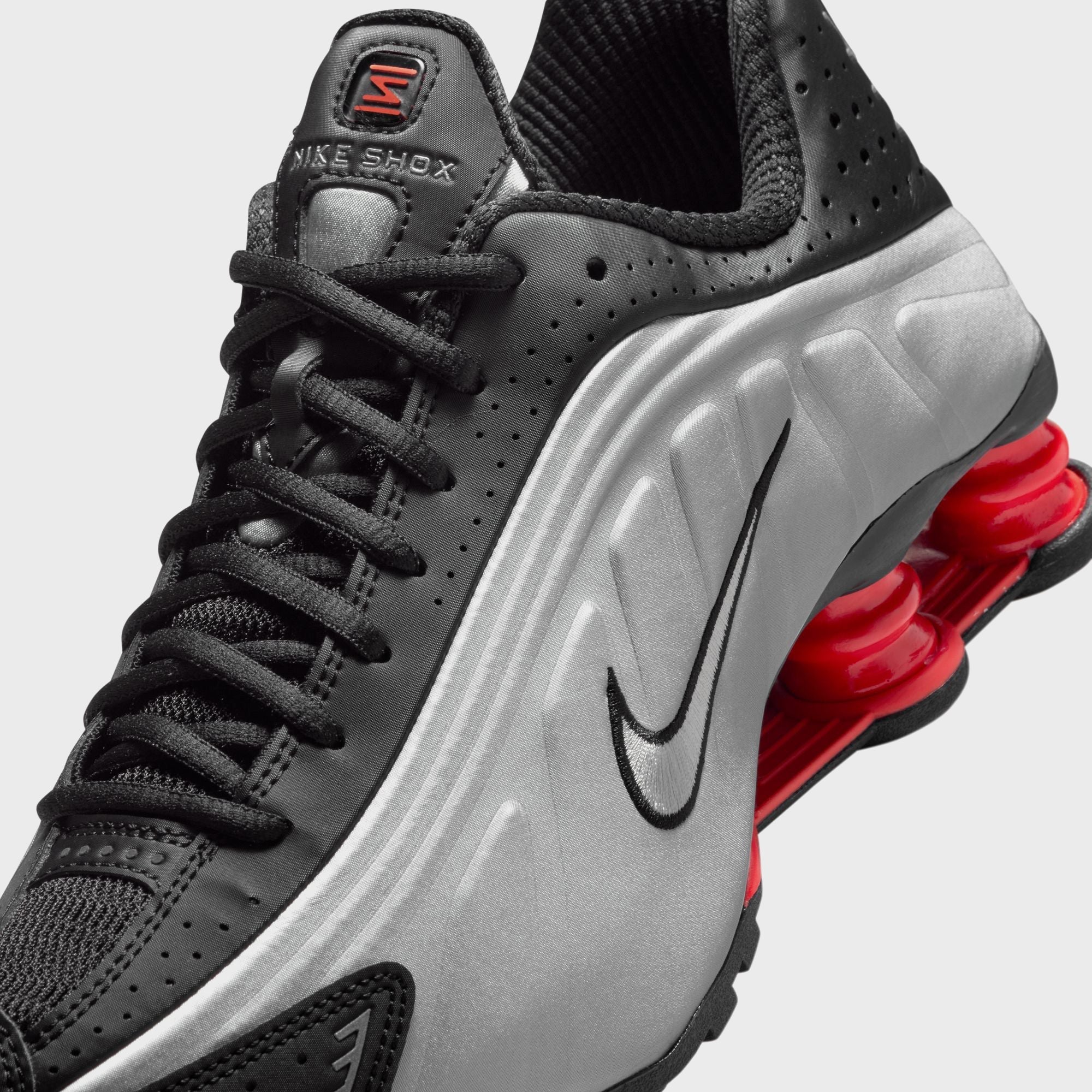 Nike Shox R4 - Black / Metallic Silver / Light Crimson