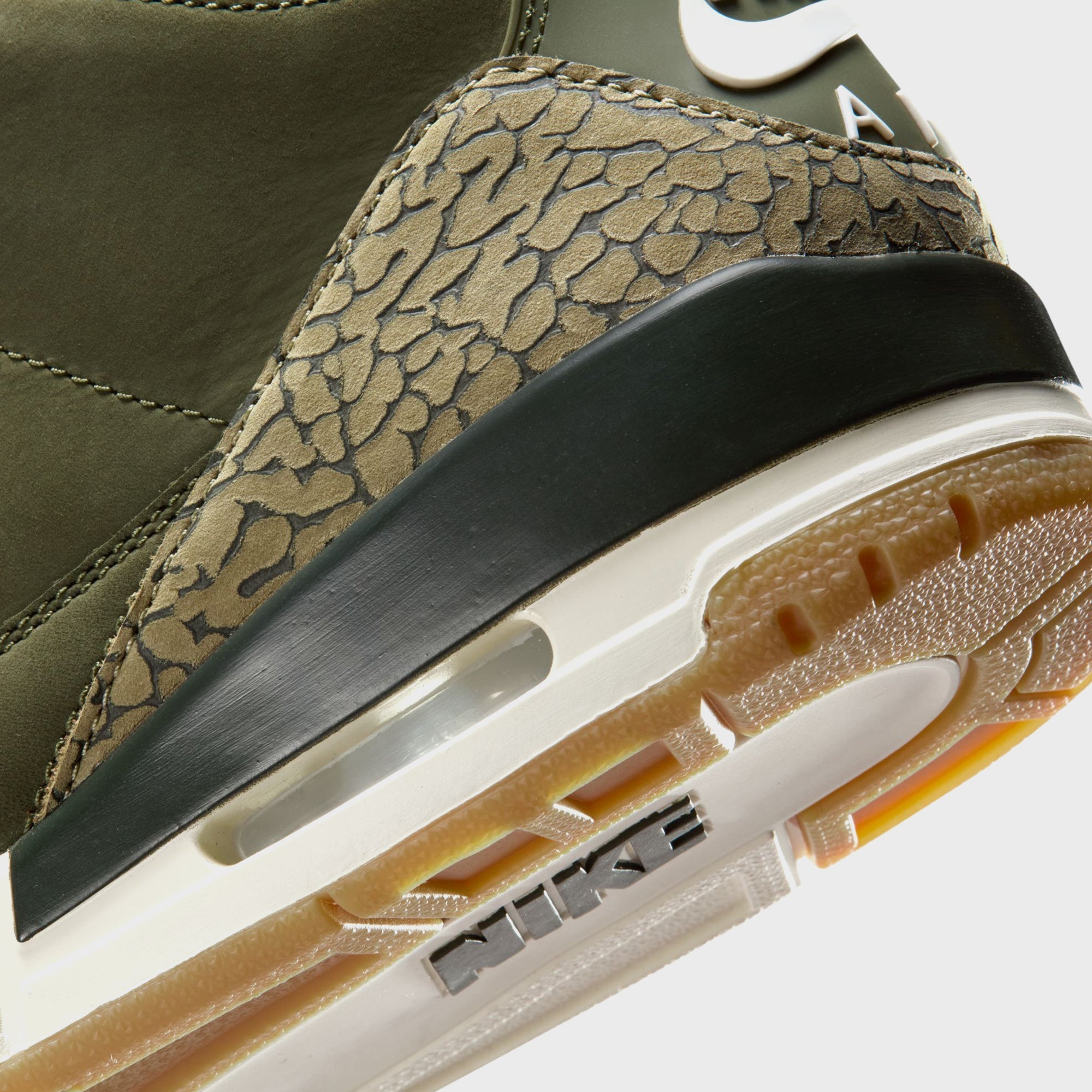 Jordan Air Jordan 3 Retro - Medium Olive / Sequoia / Neutral Olive / Sail / Total Crimson