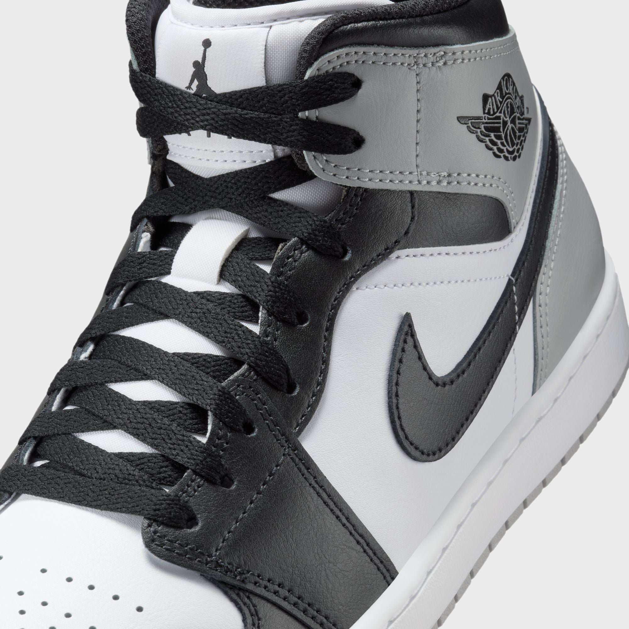 Jordan Air Jordan 1 Mid - White / Black / Light Smoke Grey