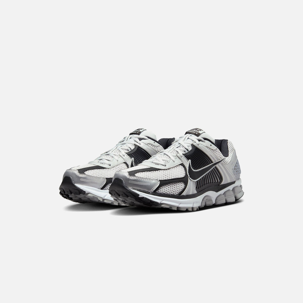 Nike Zoom Vomero 5 - Metallic Silver / Black / Pure Platinum