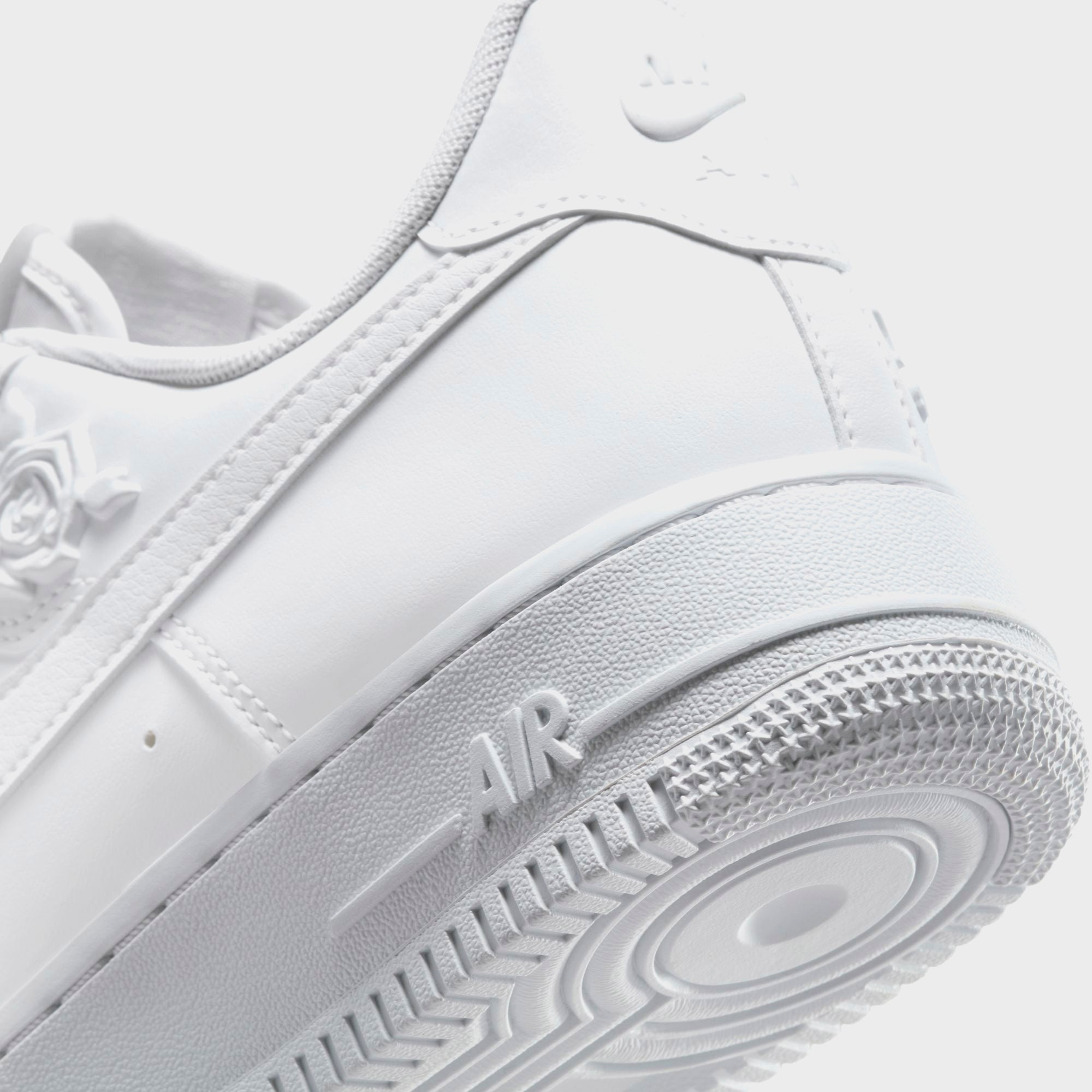 Nike WMNS Air Force 1 '07 SE - White / White / White / Black