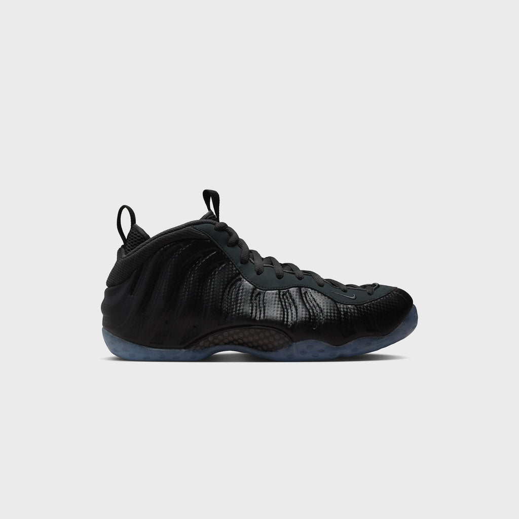 Nike Air Foamposite One - Black / Dark Smoke Grey