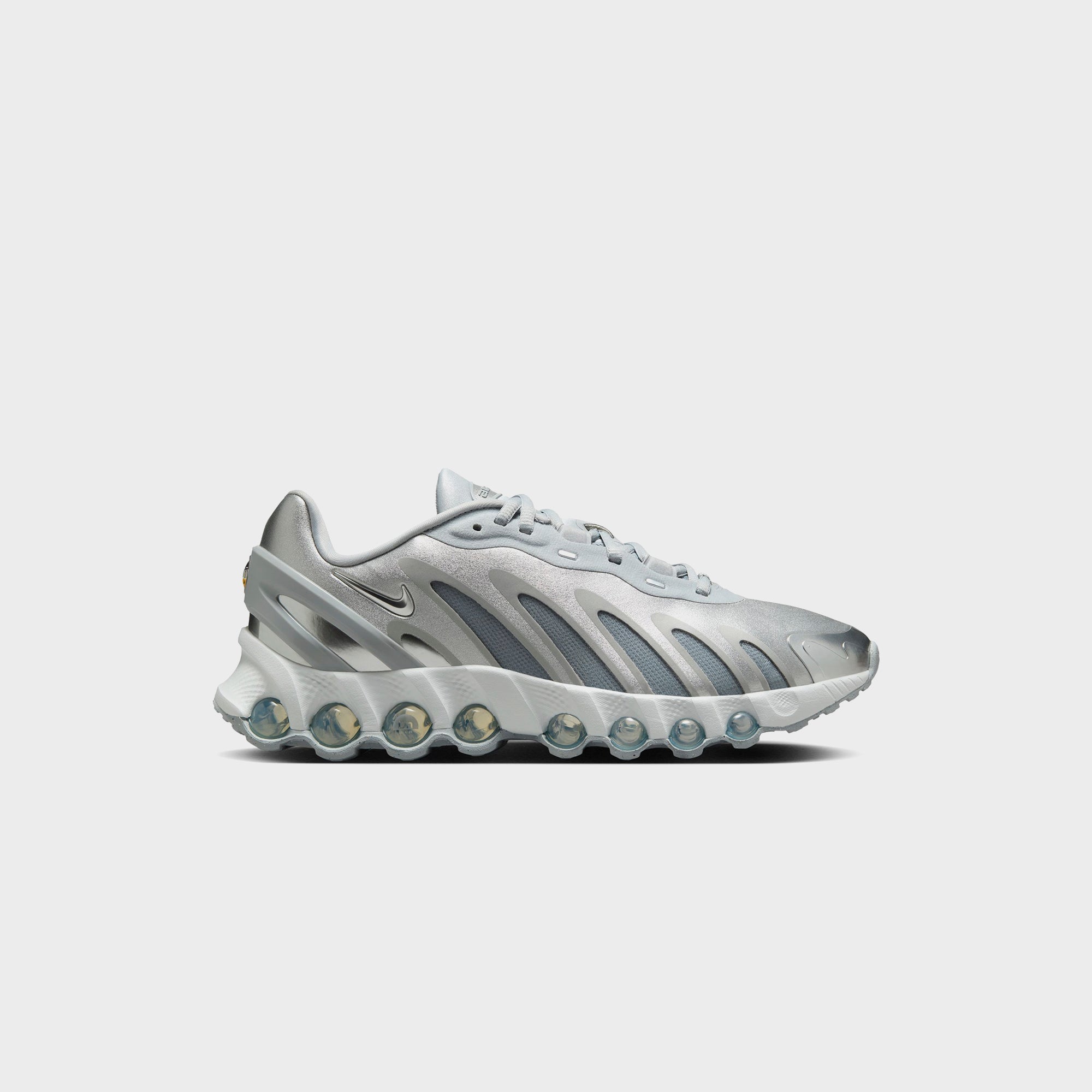 Nike WMNS Air Max Dn8 - Wolf Grey / Off-White / Metallic Silver