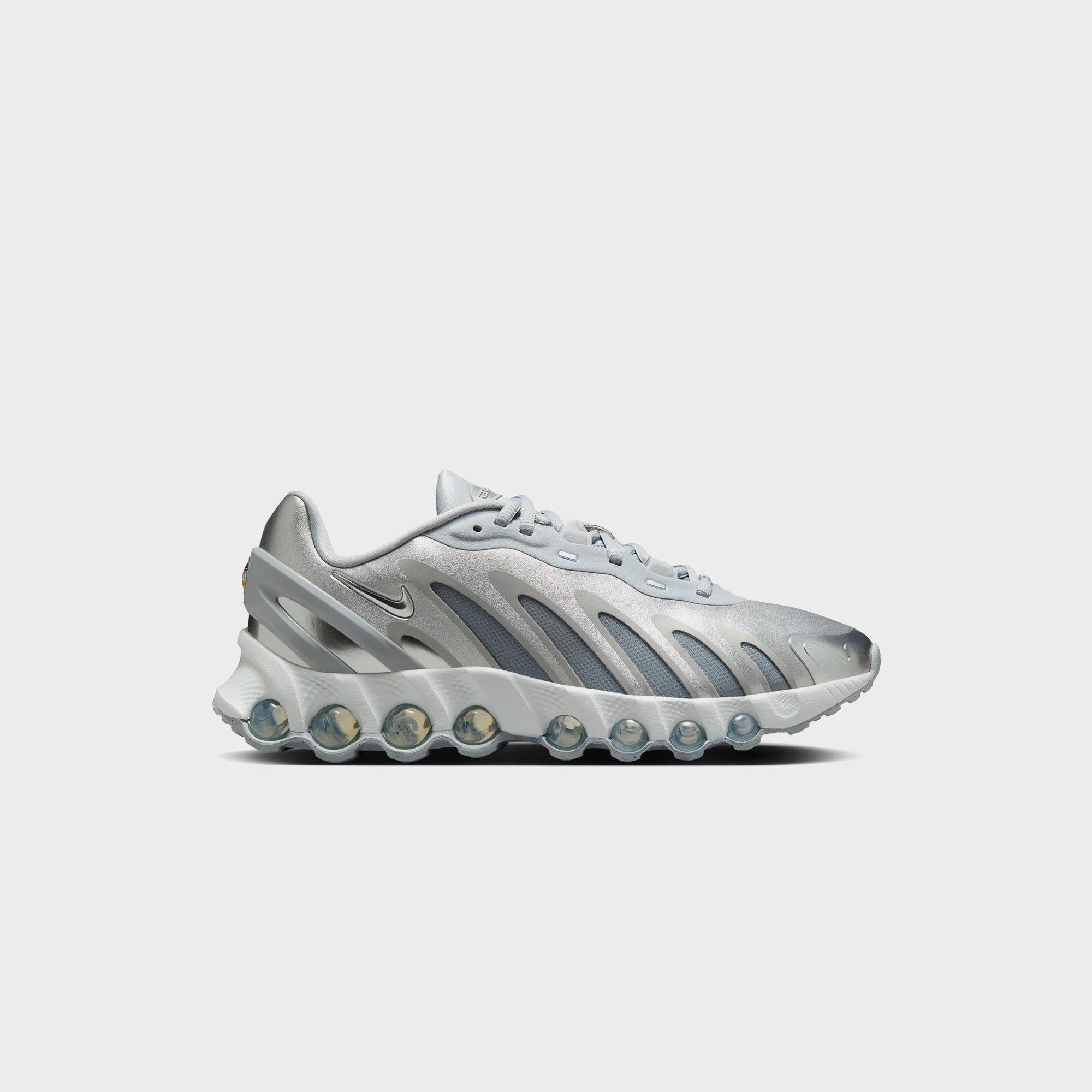 Nike WMNS Air Max Dn8 - Wolf Grey / Off-White / Metallic Silver