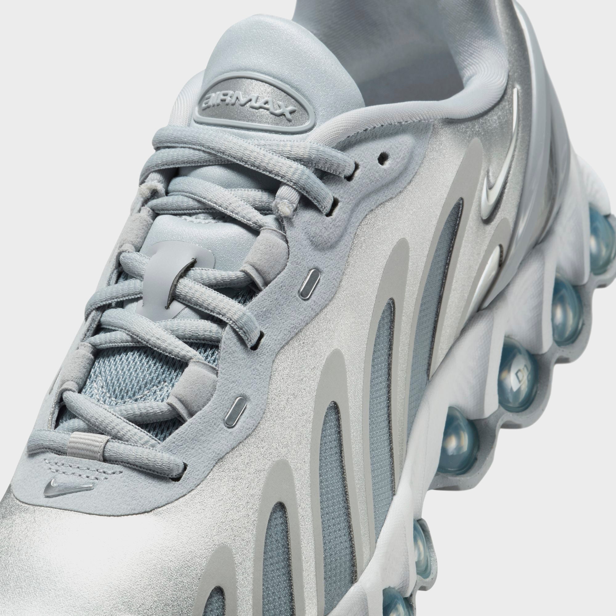 Nike WMNS Air Max Dn8 - Wolf Grey / Off-White / Metallic Silver