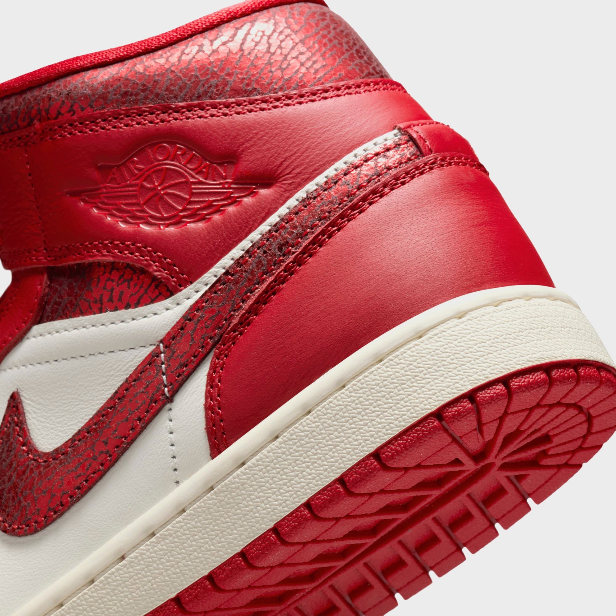 Nike Air Jordan 1 Mid - Sail / Team Red / Varsity Red