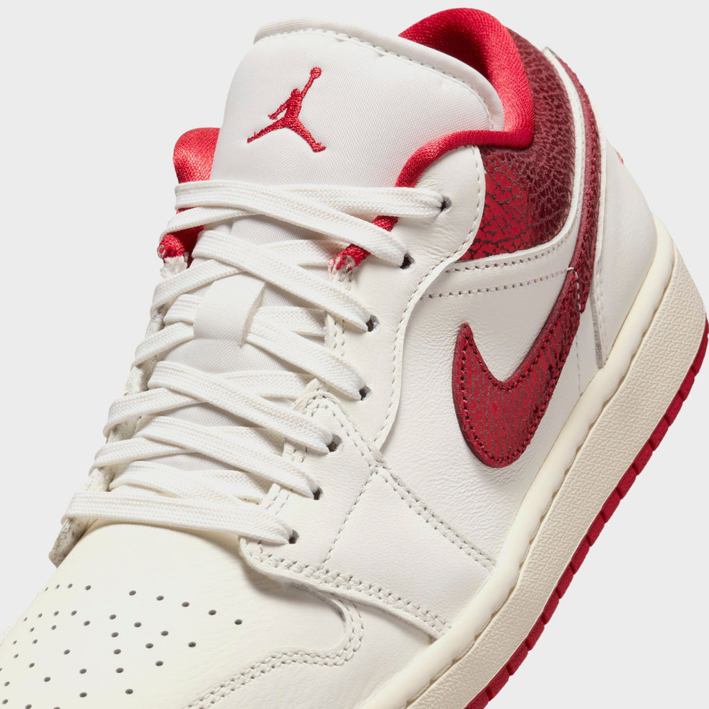 Nike Air Jordan 1 Low Se - Sail / Varsity Red / Team Red