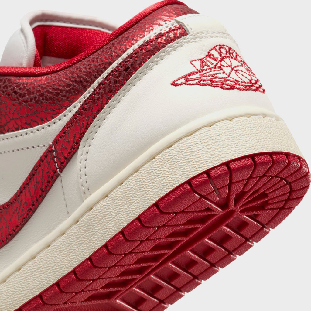 Nike Air Jordan 1 Low Se - Sail / Varsity Red / Team Red