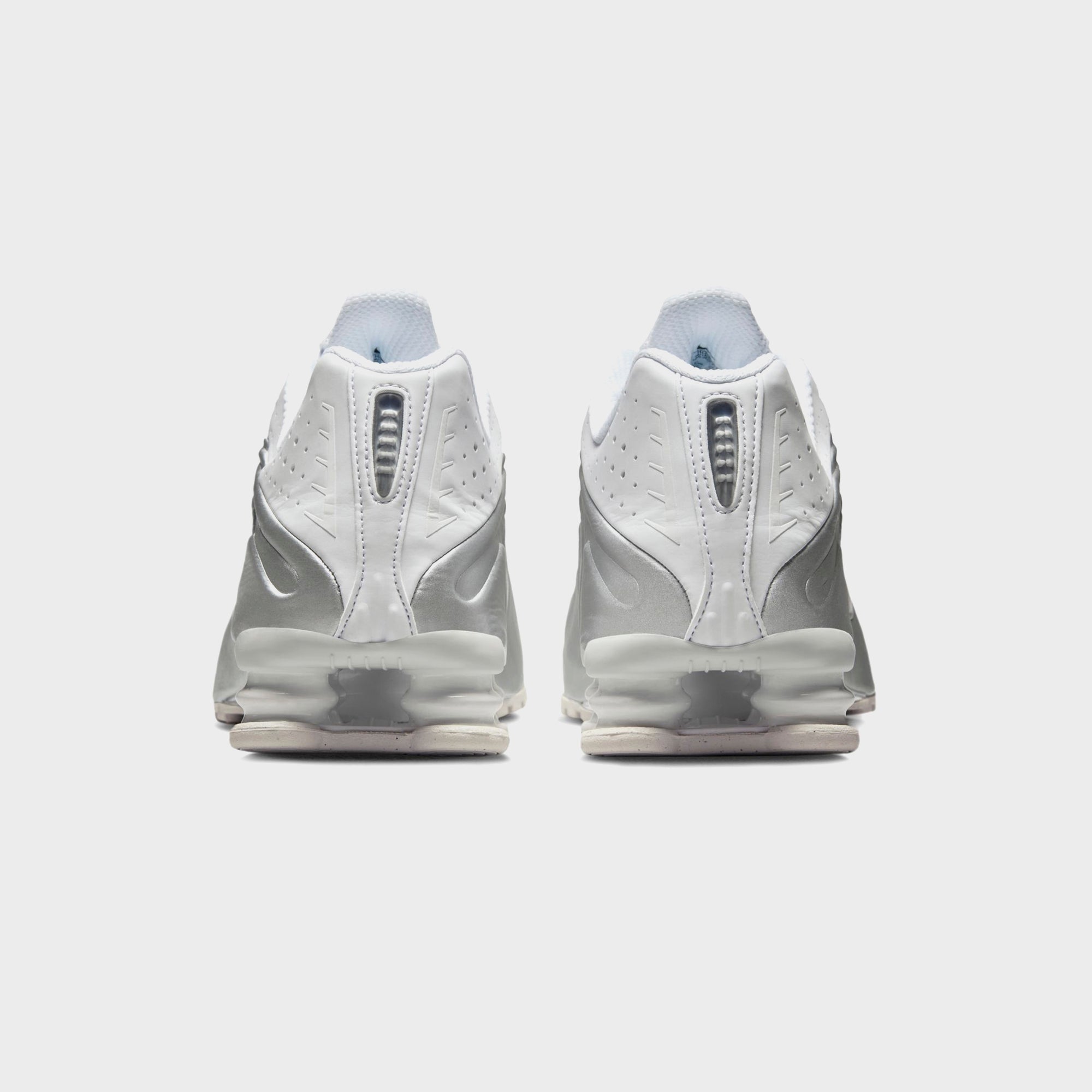 Nike Shox R4 - White / Metallic Silver / White / Bright Crimson
