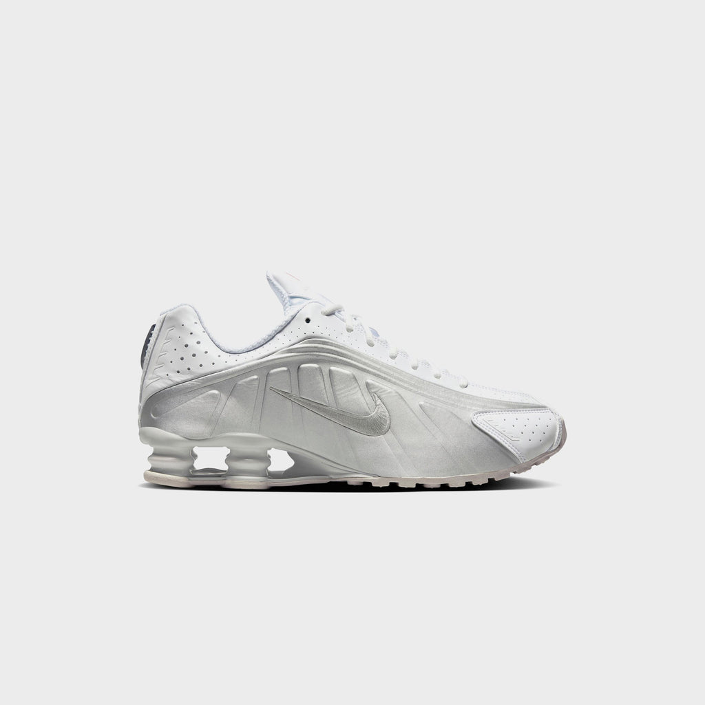 Nike Shox R4 - White / Metallic Silver / White / Bright Crimson