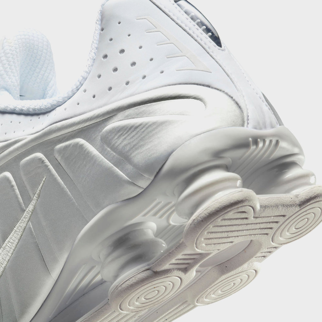 Nike Shox R4 - White / Metallic Silver / White / Bright Crimson
