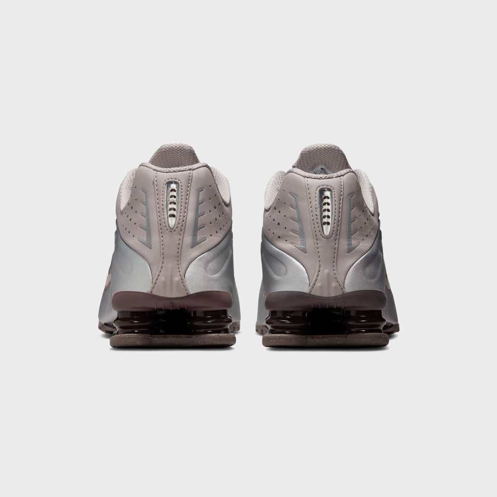 Nike Shox R4 - Cave Stone / Cave Stone / College Grey