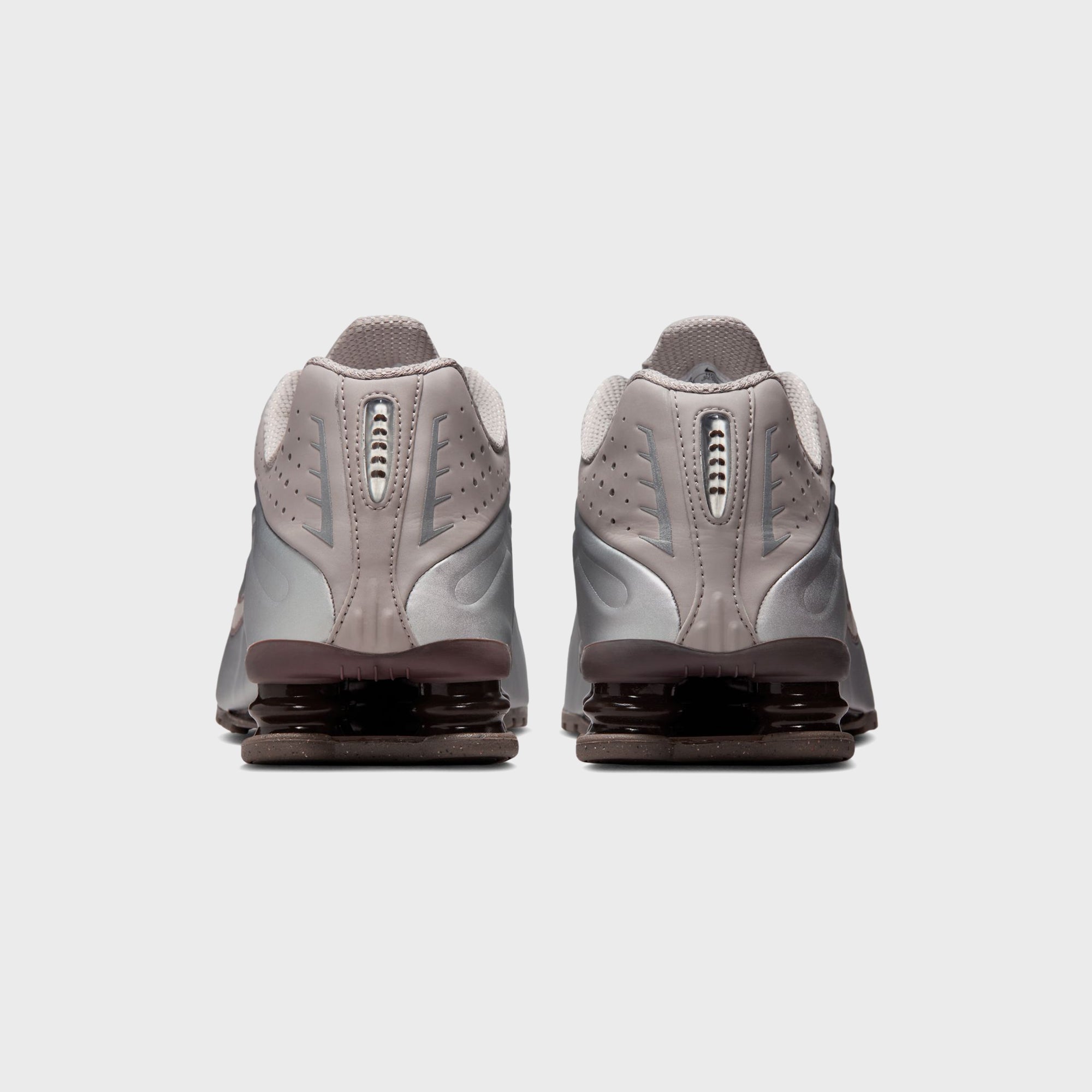 Nike Shox R4 - Cave Stone / Cave Stone / College Grey