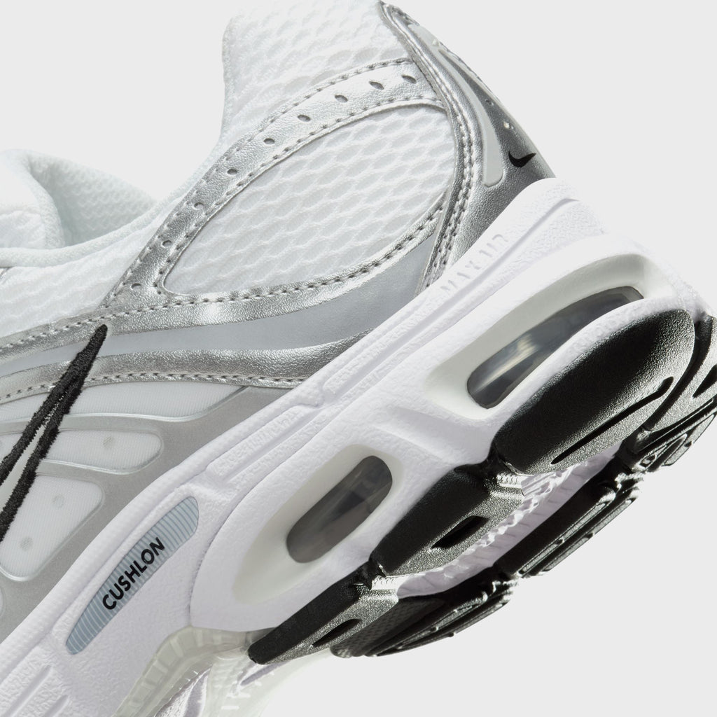 Nike WMNS Air Max Moto 2K - White / Photon Dust / Metallic Silver / Black
