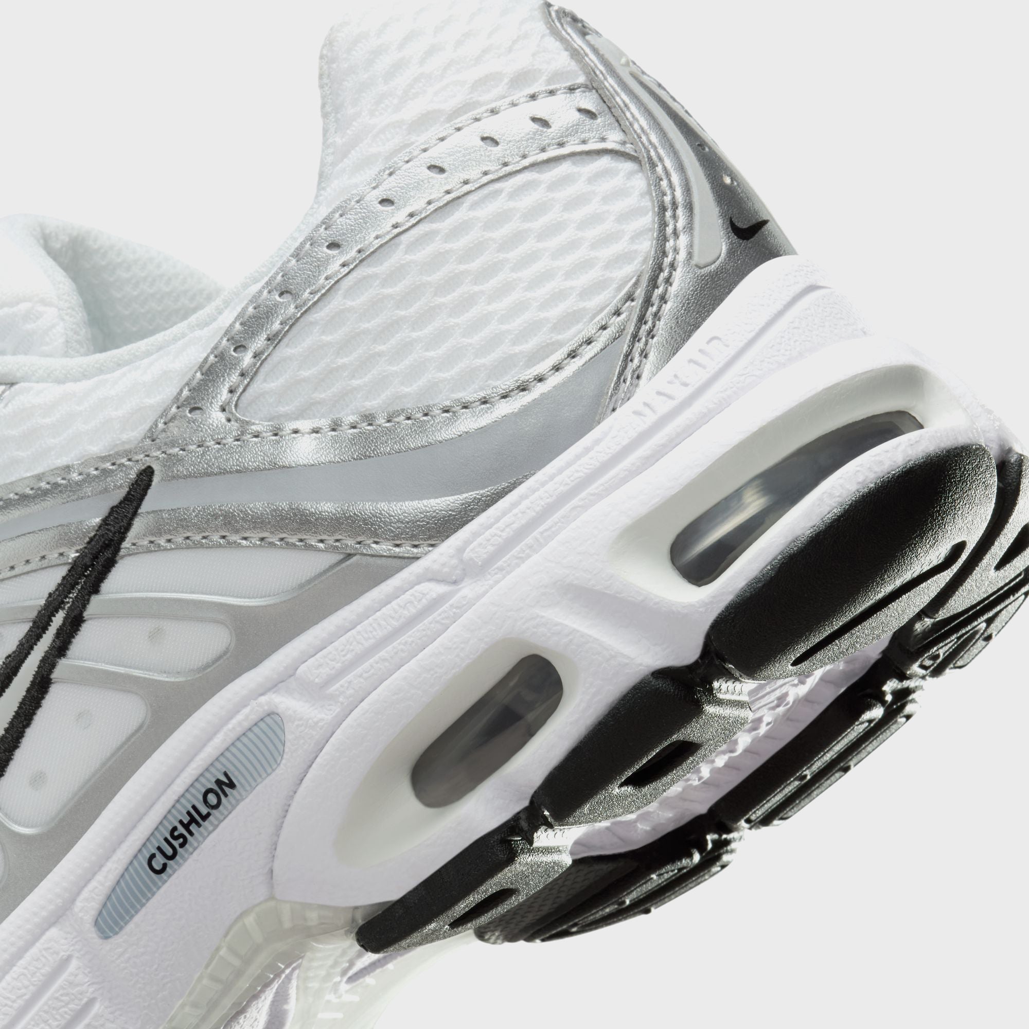 Nike WMNS Air Max Moto 2K - White / Photon Dust / Metallic Silver / Black