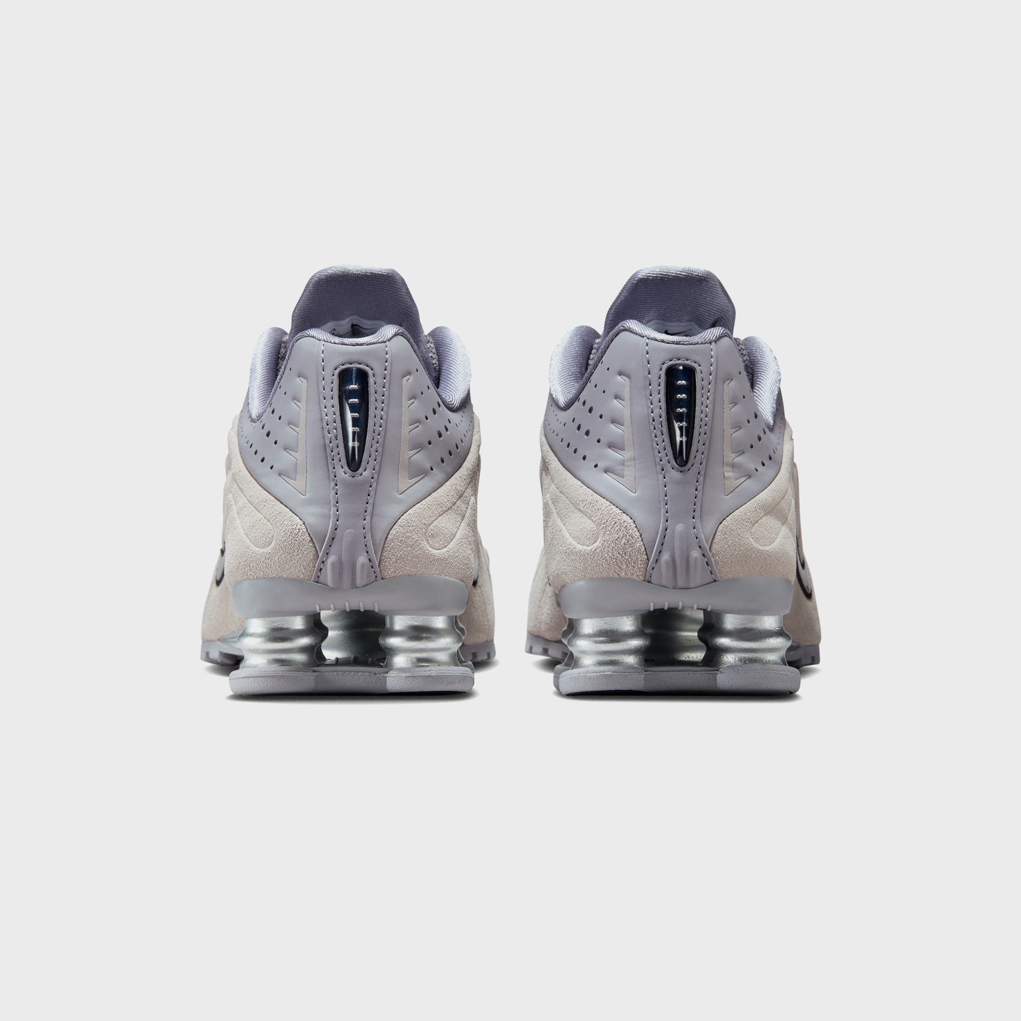Nike WMNS Shox R4 - Cement Grey / College Grey / Metallic Silver / Black