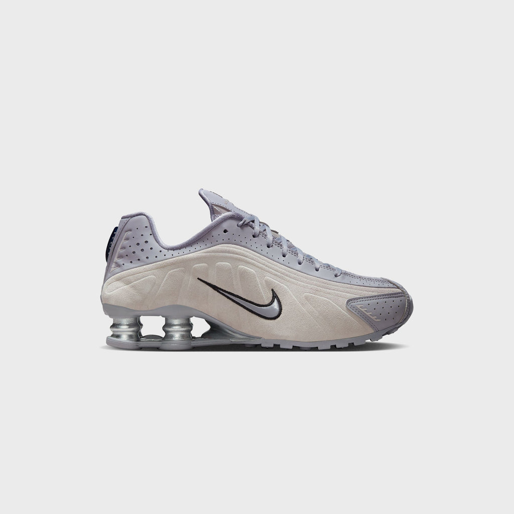 Nike WMNS Shox R4 - Cement Grey / College Grey / Metallic Silver / Black