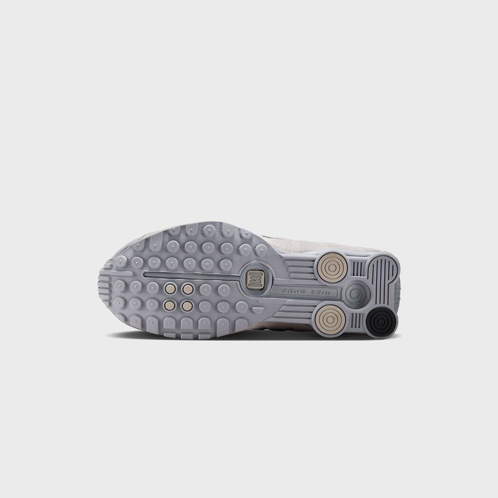 Nike WMNS Shox R4 - Cement Grey / College Grey / Metallic Silver / Black