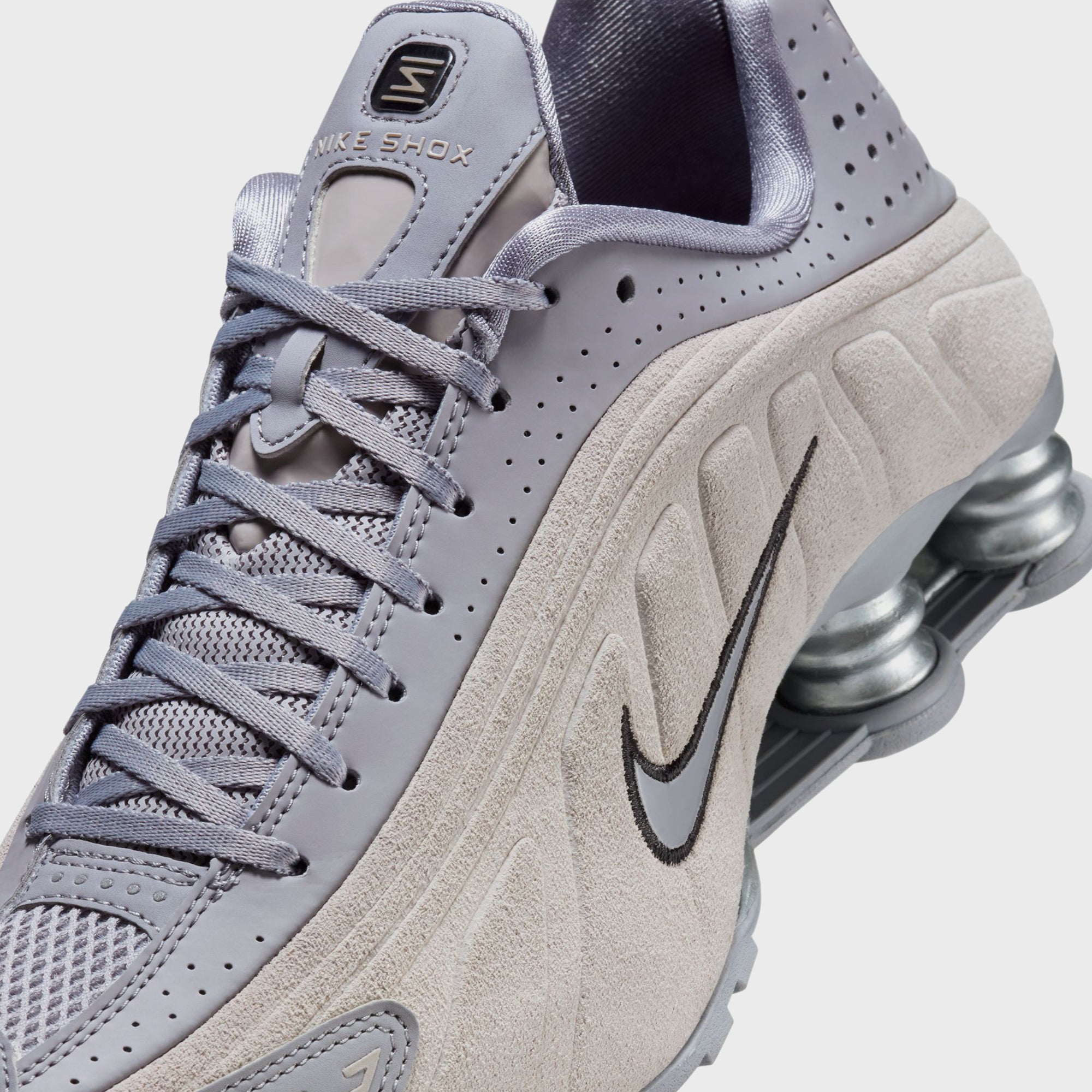 Nike WMNS Shox R4 - Cement Grey / College Grey / Metallic Silver / Black