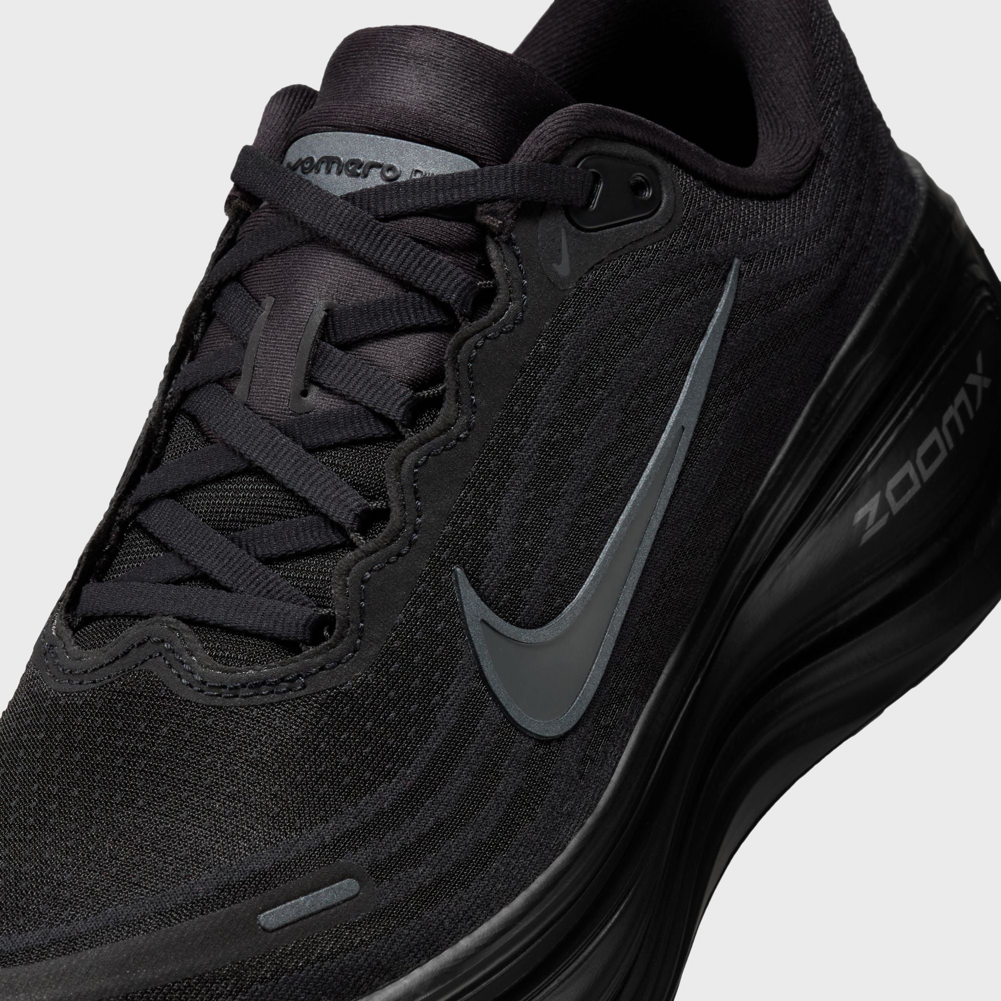Nike WMNS Vomero Plus - Black / Dark Smoke Grey / Metallic Dark Grey