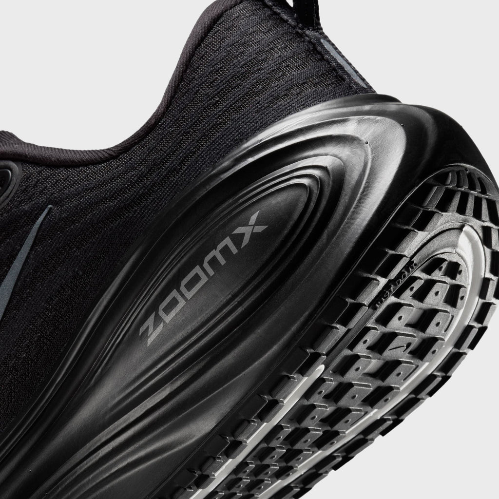 Nike WMNS Vomero Plus - Black / Dark Smoke Grey / Metallic Dark Grey