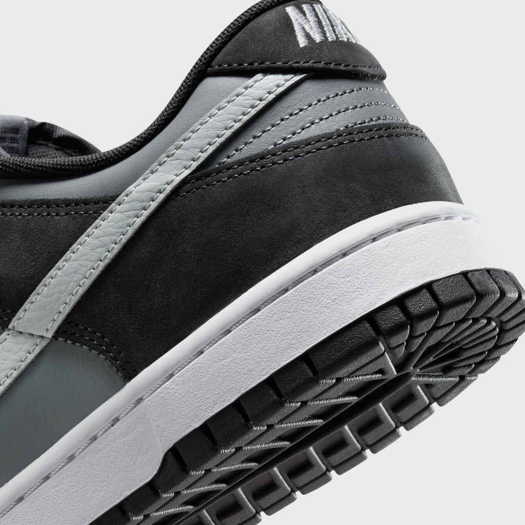 Nike Dunk Low  - Black / Light Smoke Grey / Smoke Grey / White