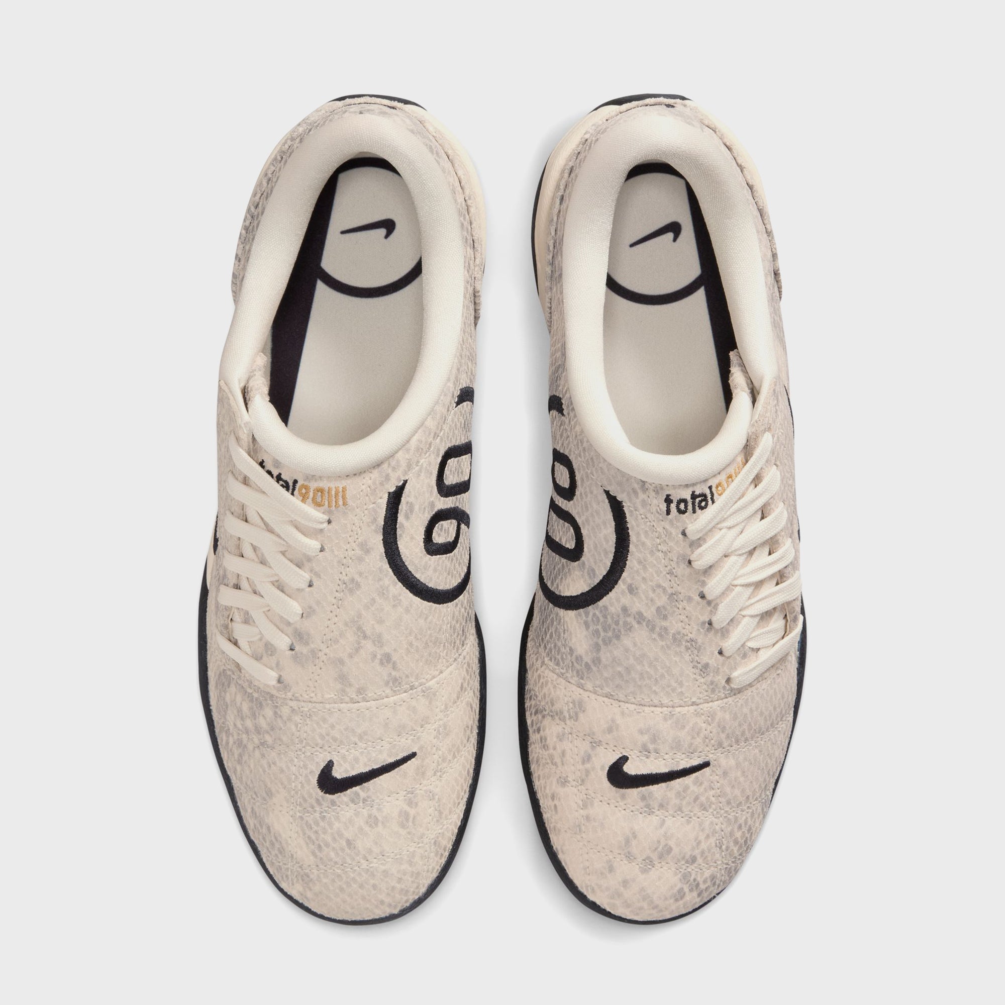 Nike WMNS T90 SP - Pale Ivory / Black