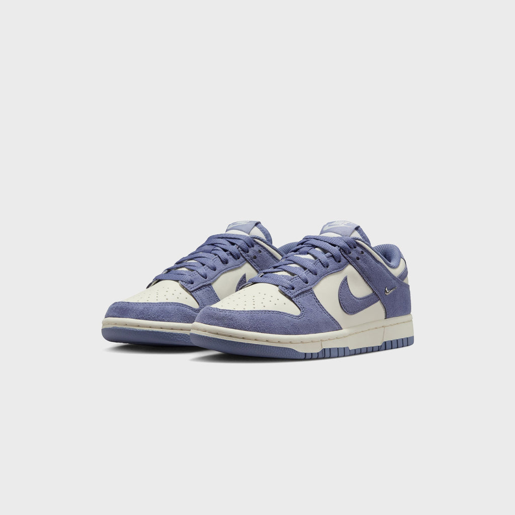 Nike WMNS Dunk Low - Sail / World Indigo / Metallic Silver