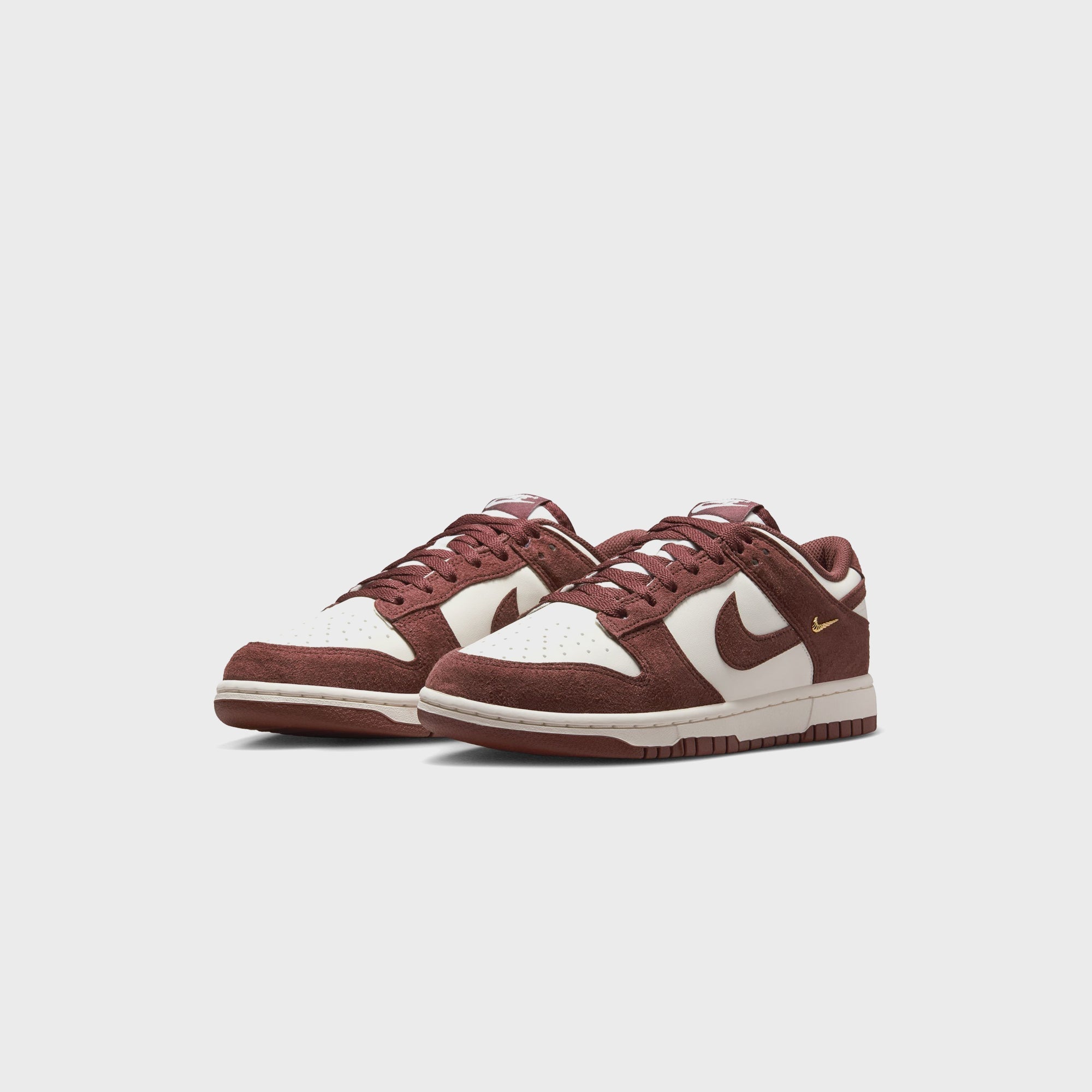 Nike WMNS Dunk Low - Sail / Red Sepia / Metallic Gold