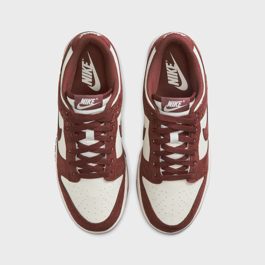Nike WMNS Dunk Low - Sail / Red Sepia / Metallic Gold