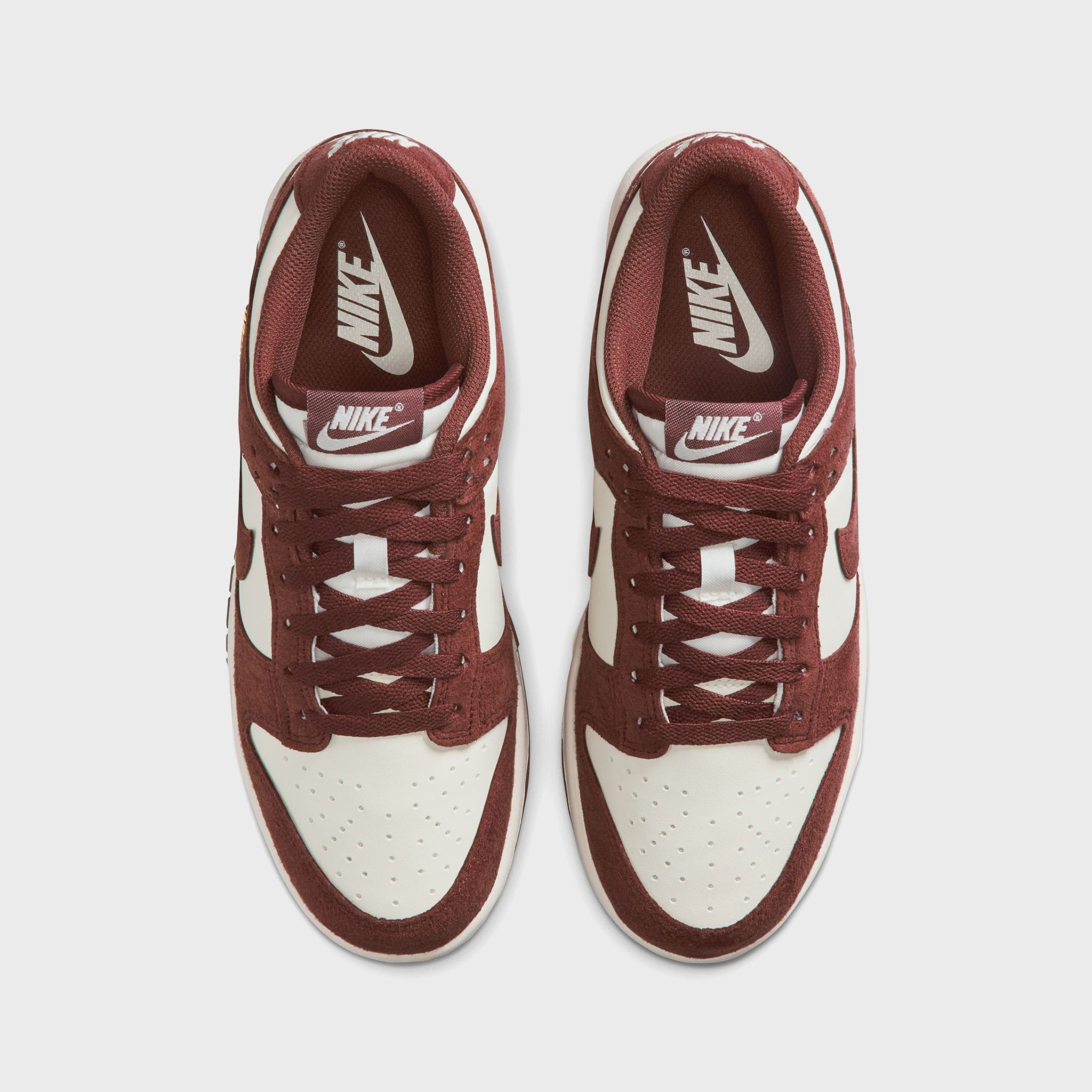 Nike WMNS Dunk Low - Sail / Red Sepia / Metallic Gold