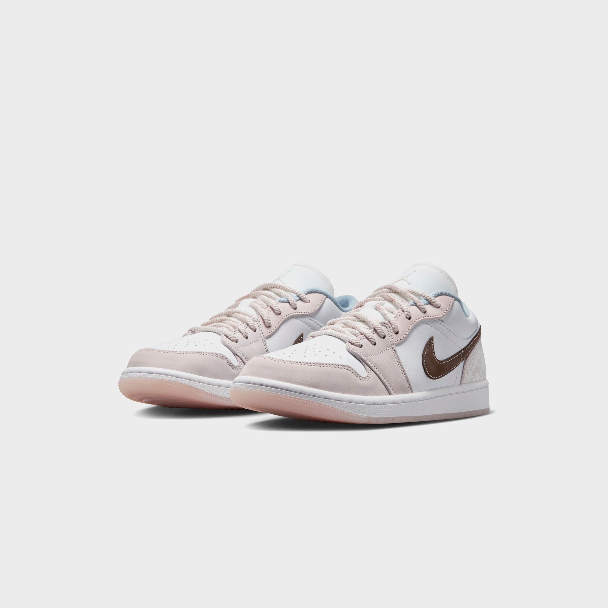 Nike WMNS Air Jordan 1 Low - White / Light Soft Pink / Ironstone
