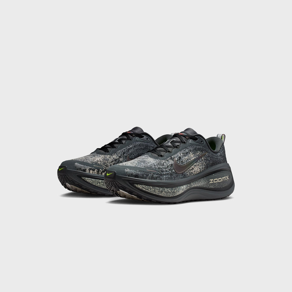 Nike Vomero Plus - Anthracite / Oatmeal / Volt / Black