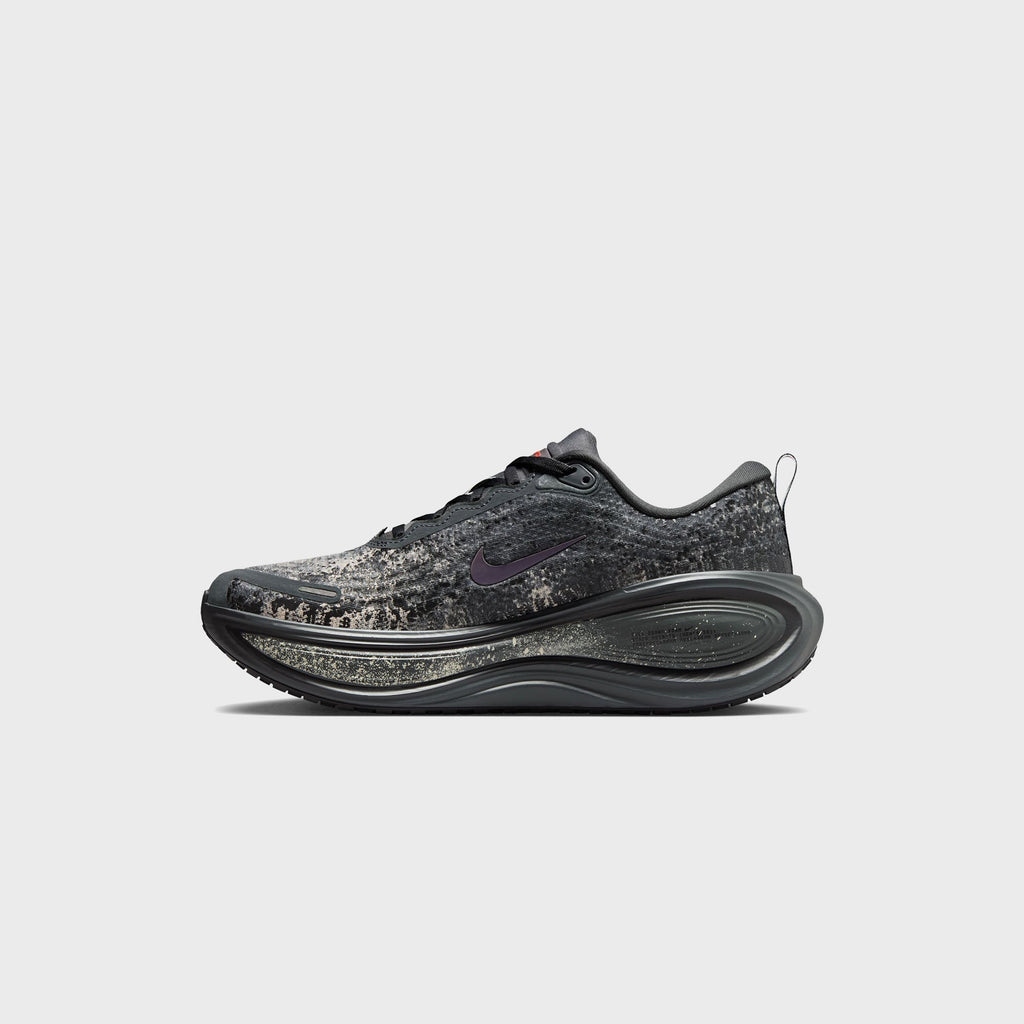Nike Vomero Plus - Anthracite / Oatmeal / Volt / Black
