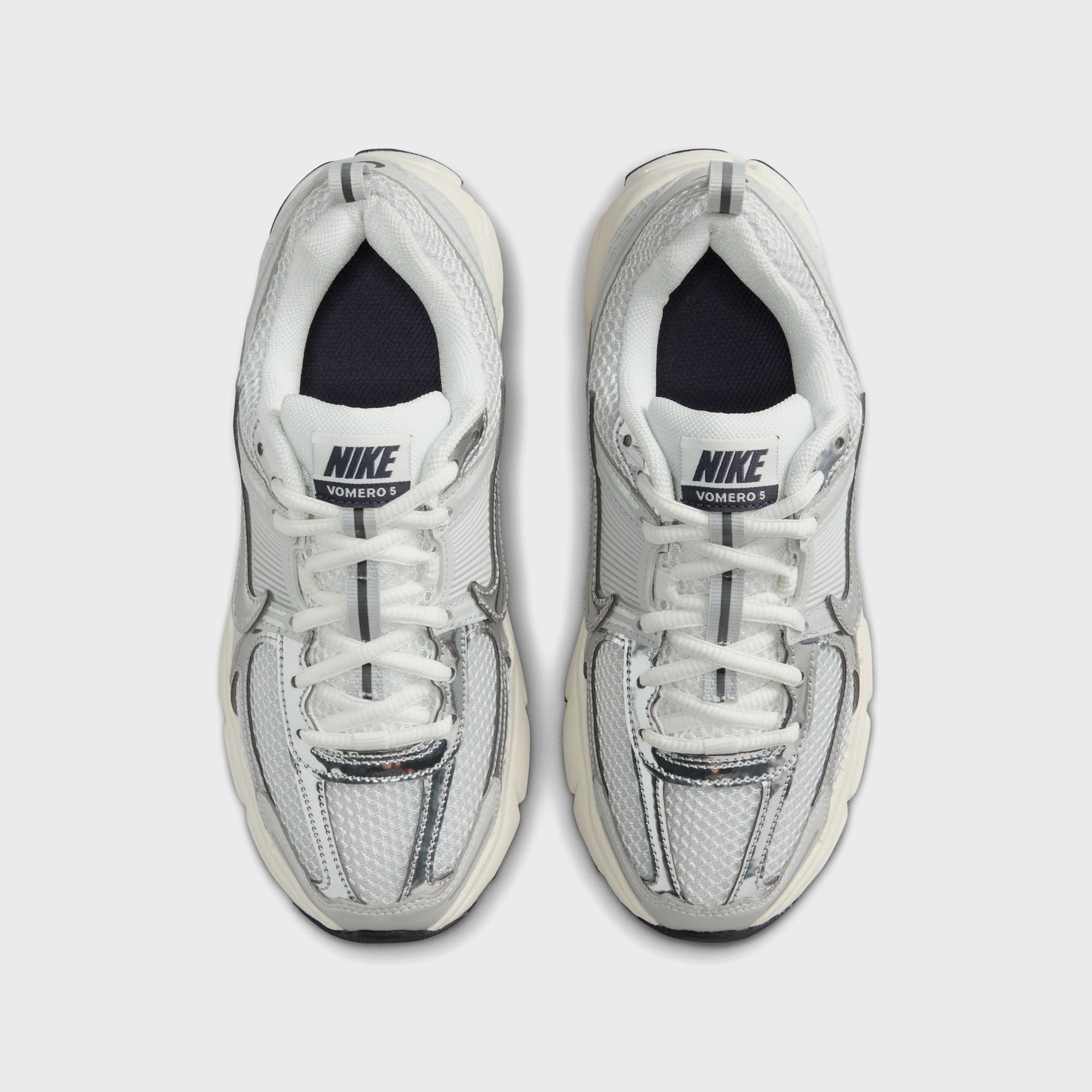 Nike GS Vomero 5 - Photon Dust / Chrome / Gridiron / Sail