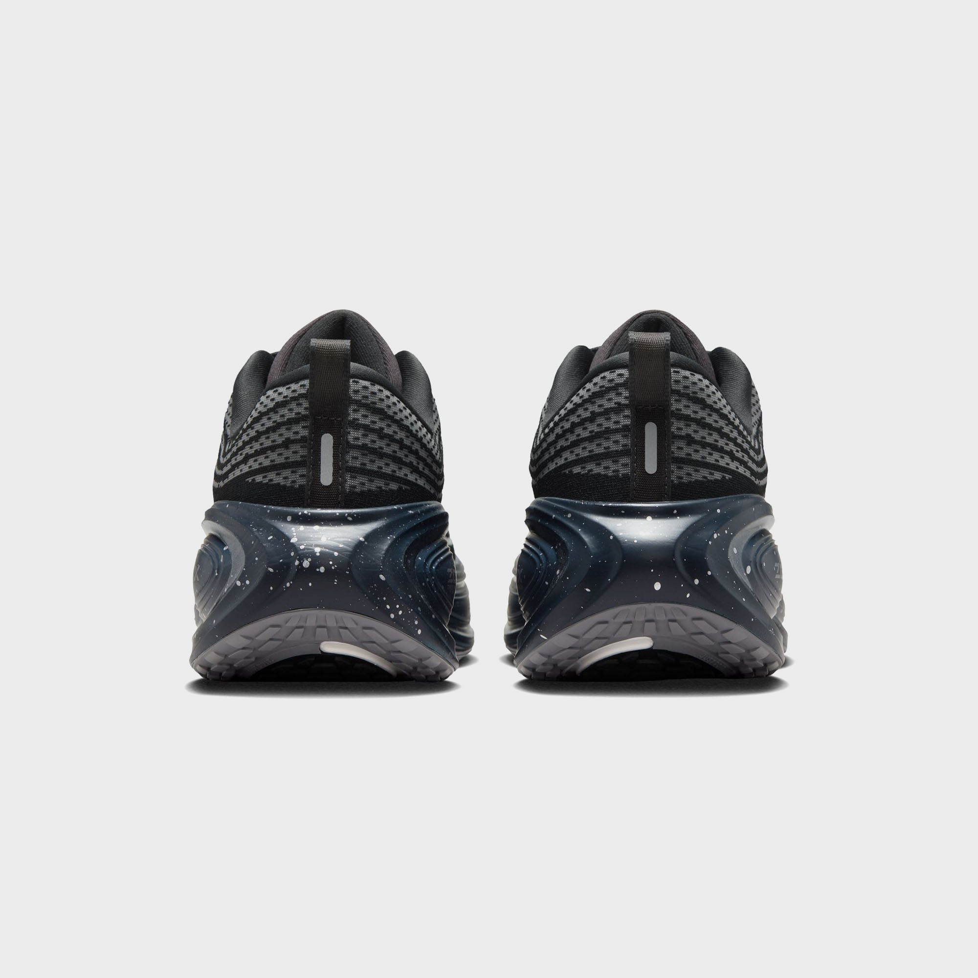 Nike Vomero Plus - Anthracite / Metallic Silver