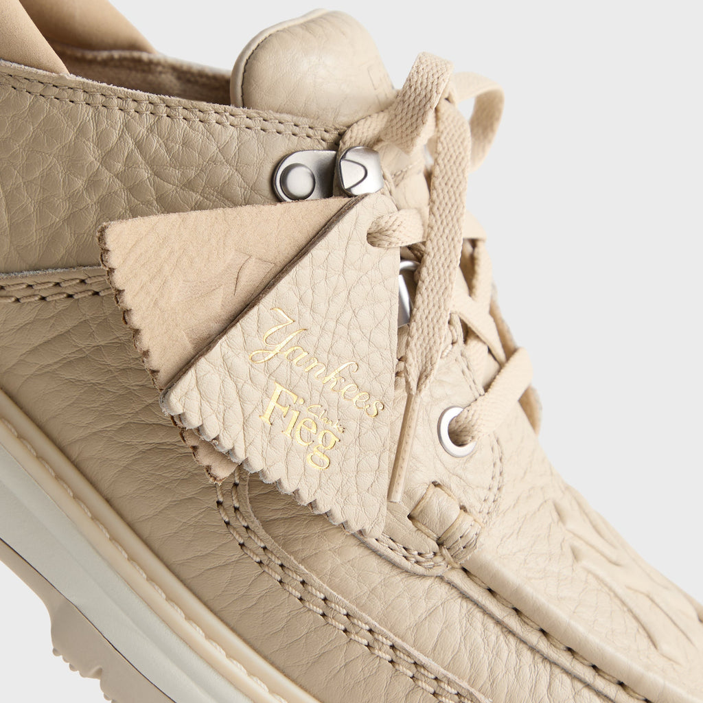 8th St by Ronnie Fieg for Clarks Originals & the New York Yankees Sunderland - Light Sand