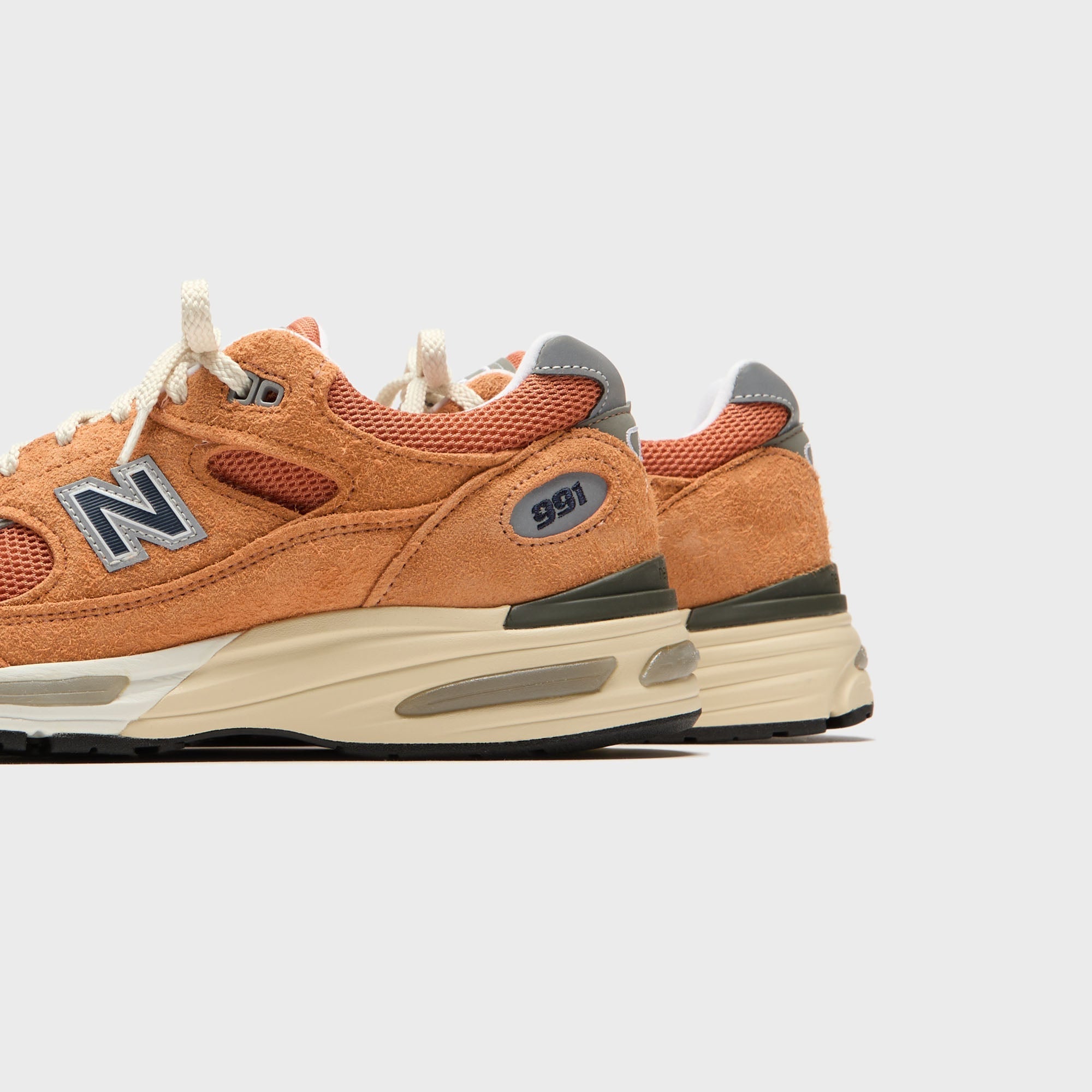 New Balance Made in UK 991v2 - Gold Earth / Golden Ochre / Moon Mist