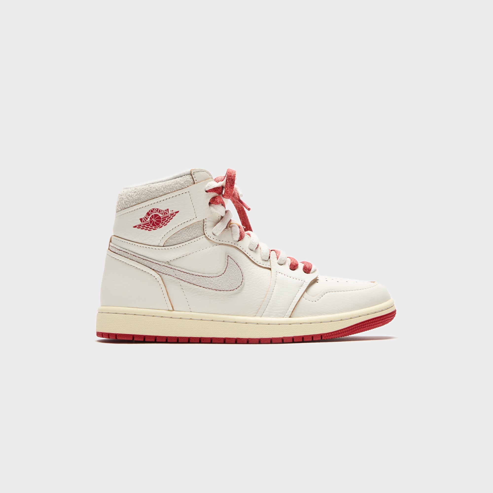 Jordan WMNS Air Jordan 1 Retro High OG - Sail / Cinnabar / Light Bone