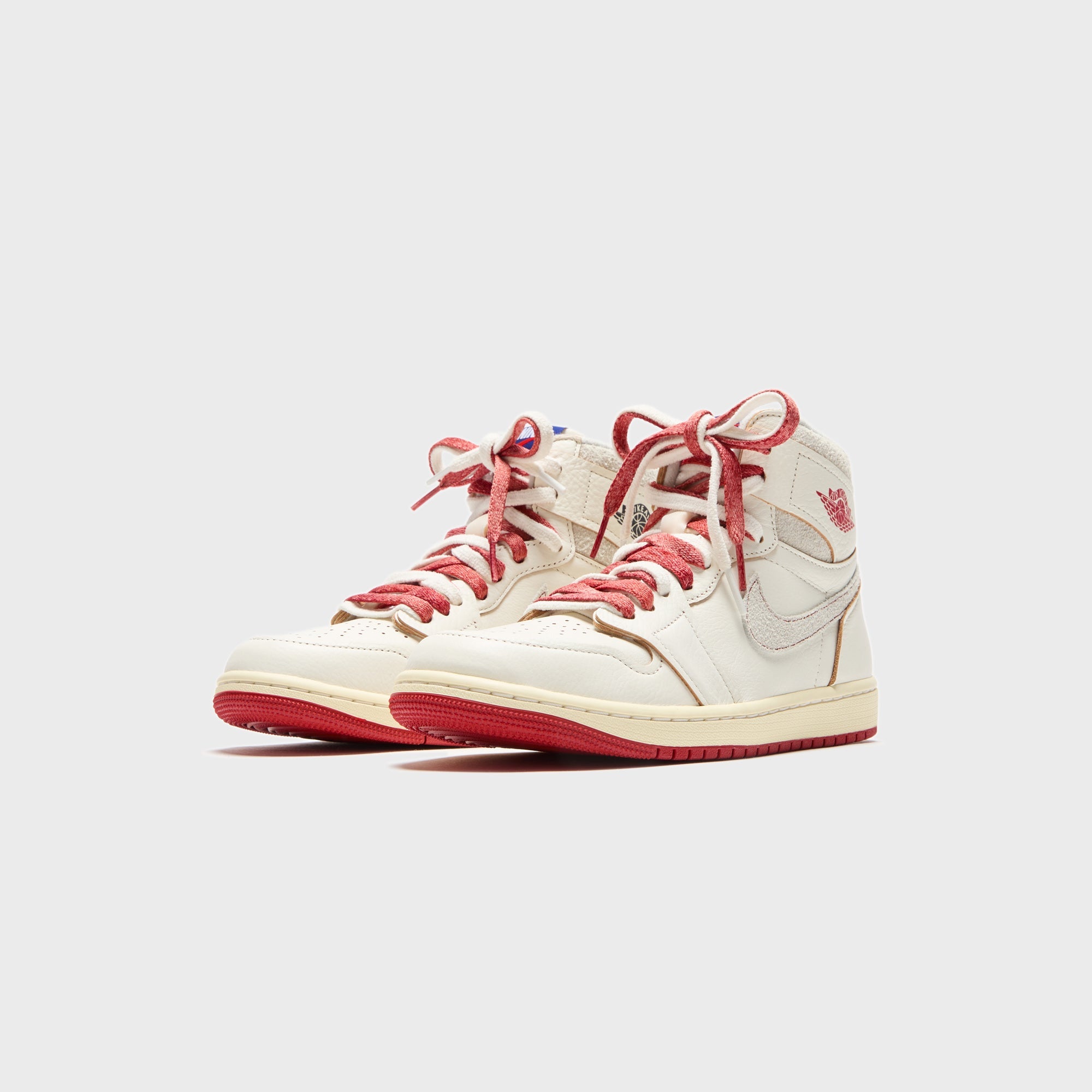 Jordan WMNS Air Jordan 1 Retro High OG - Sail / Cinnabar / Light Bone