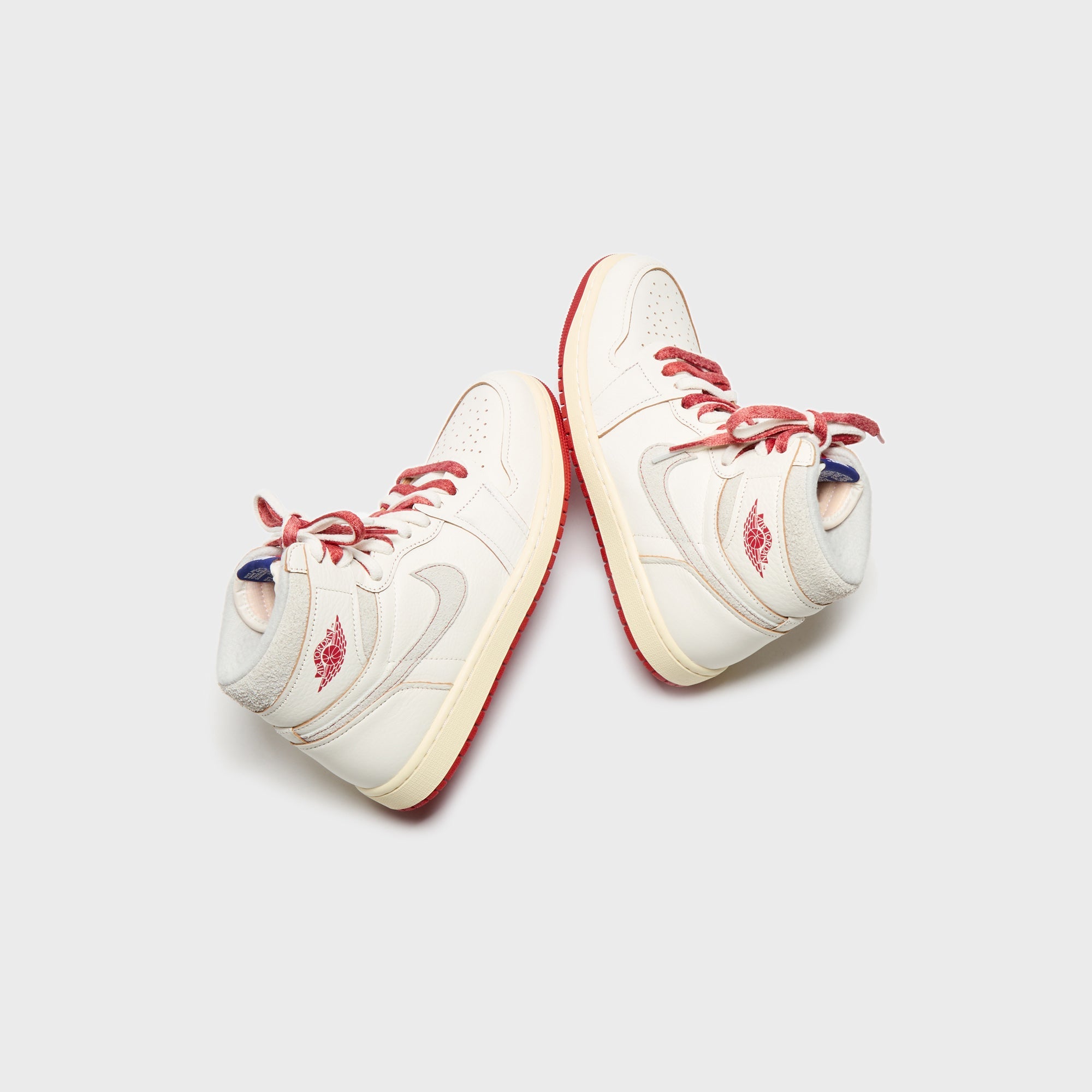 Jordan WMNS Air Jordan 1 Retro High OG - Sail / Cinnabar / Light Bone