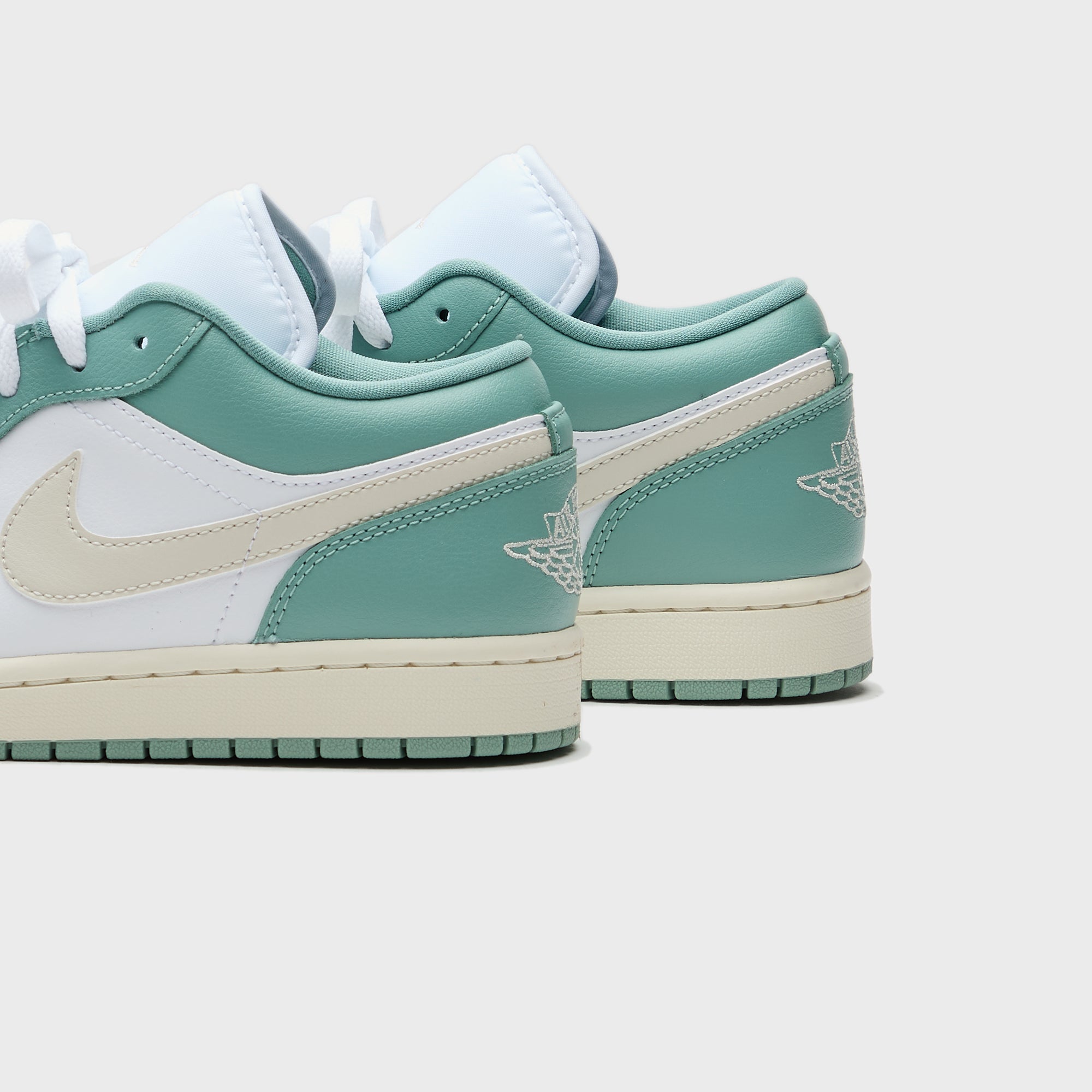 Jordan WMNS Air Jordan 10 Retro - White / Black / Light Steel Grey / Dark Powder Blue