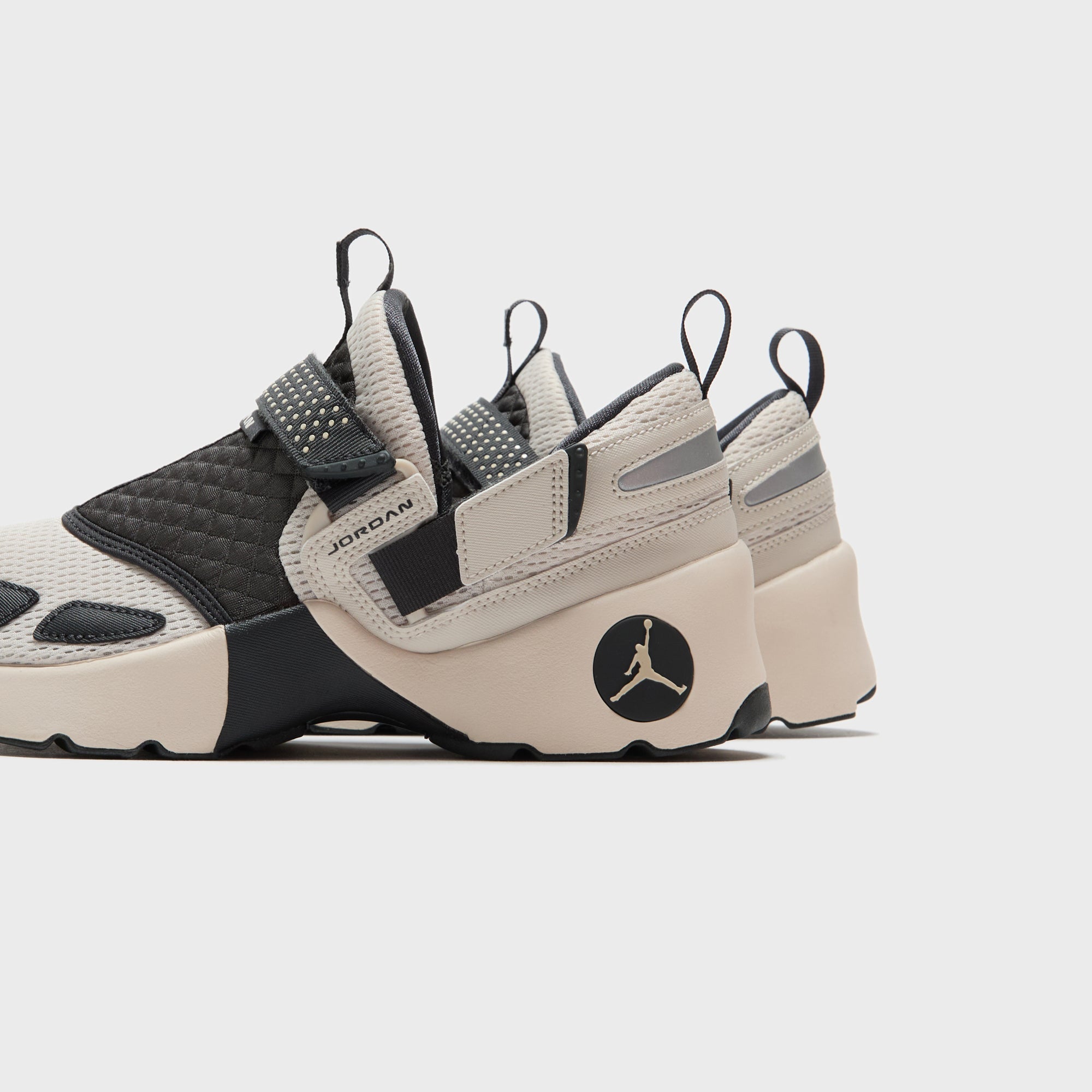 Jordan WMNS Jordan Trunner LX - Light Orewood Brown / Anthracite