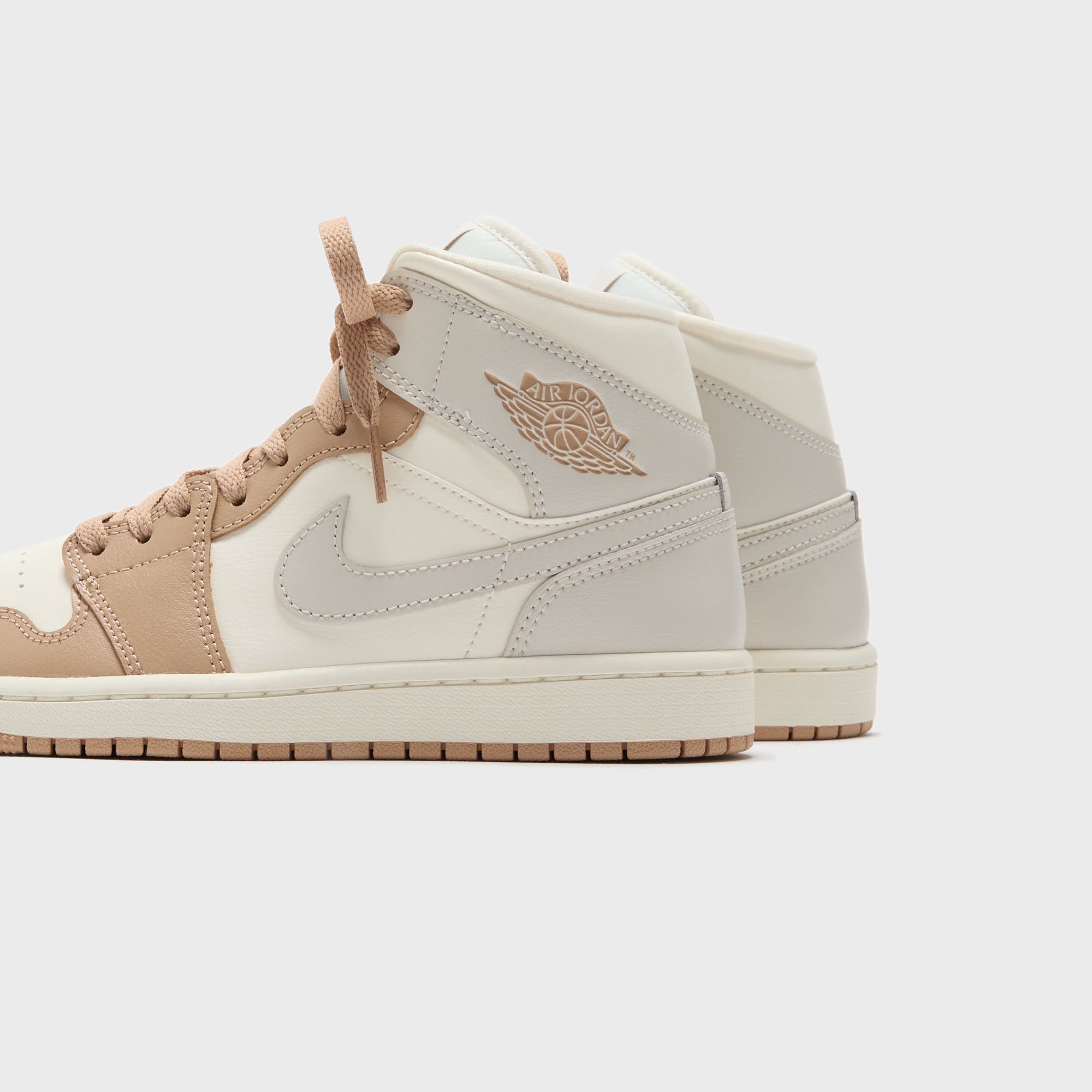 Jordan Air Jordan 1 Mid - Pale Ivory / Light Orewood Brown / Hemp / Sail